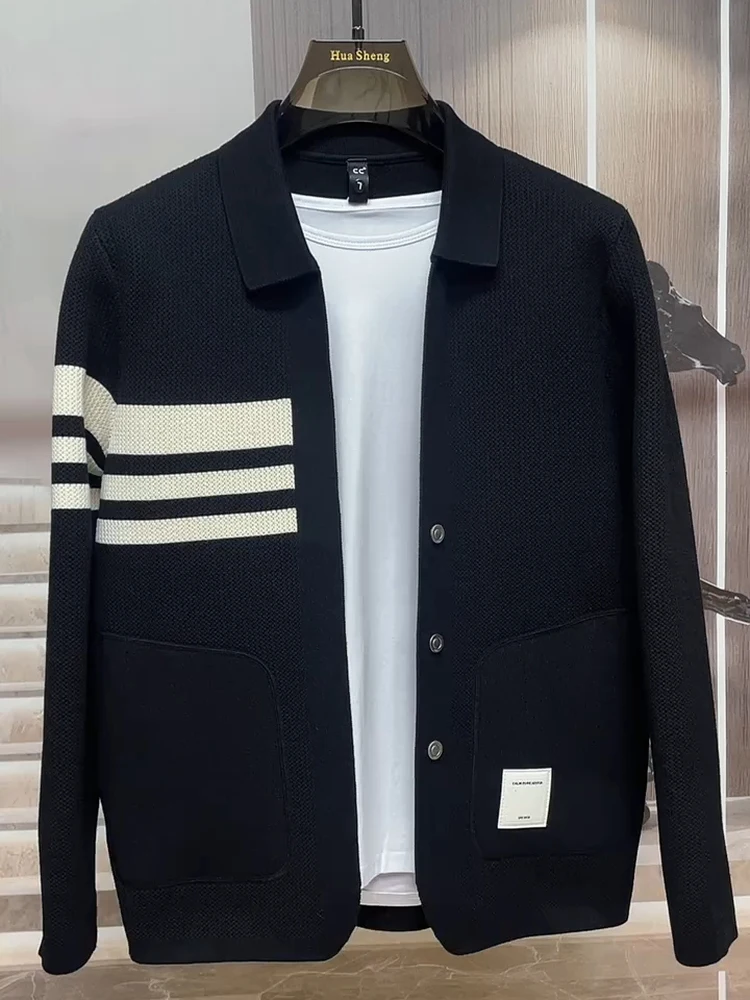 Мужской вязаный кардиган на весну-осень, новый, повседневный, высокого качества, с отложным воротником, модный, стильный, с длинными рукавами
Мужской вязаный кардиган на весну-осень, новый, повседневный, высокого качества, с отложным воротником, модный, стильный, с длинными рукавами