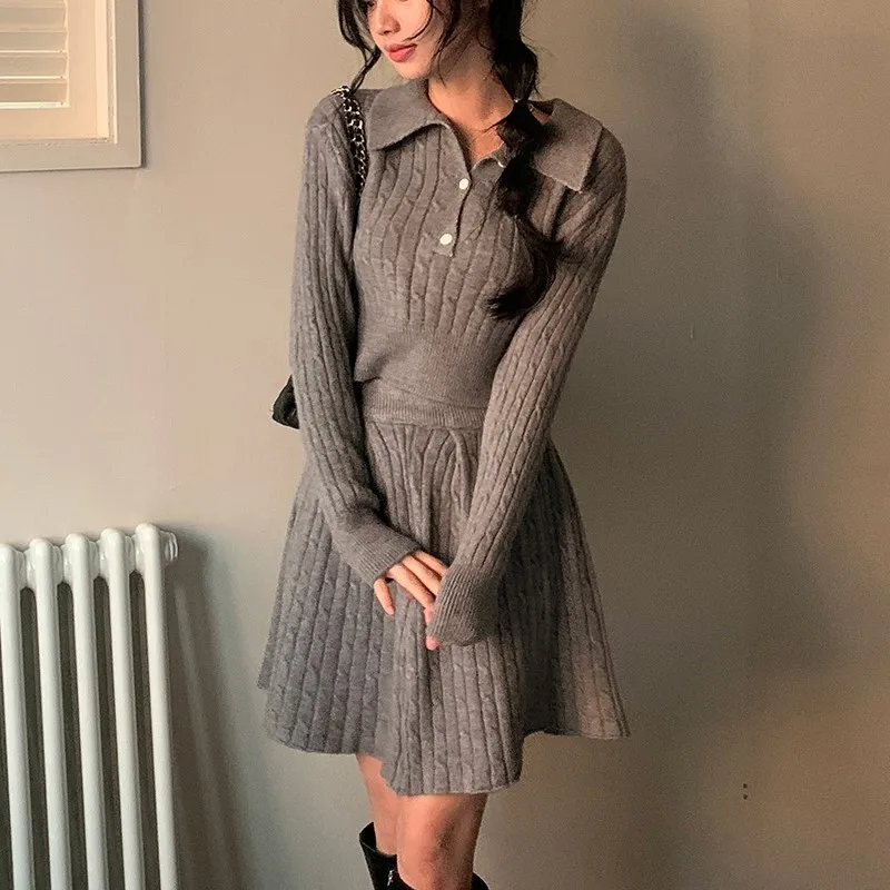 Korean Fashion Two-piece Set Women Pullover Turn-down Collar Crop Top Mini Skirt Solid Casual Suit Autumn New Knitwear Outfits
Korean Fashion Two-piece Set Women Pullover Turn-down Collar Crop Top Mini Skirt Solid Casual Suit Autumn New Knitwear Outfits