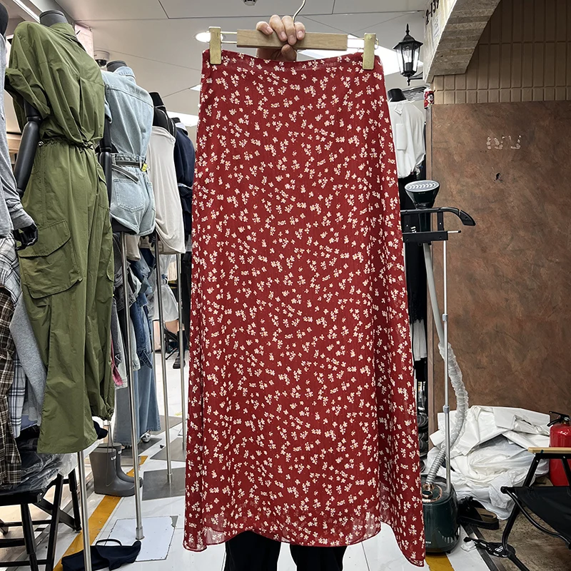 Красная юбка-миди с высокой талией в стиле ретро, женская юбка трапециевидной формы, корейская юбка, лето 2022, новая юбка Ele f-length
Красная юбка-миди с высокой талией в стиле ретро, женская юбка трапециевидной формы, корейская юбка, лето 2022, новая юбка Ele f-length