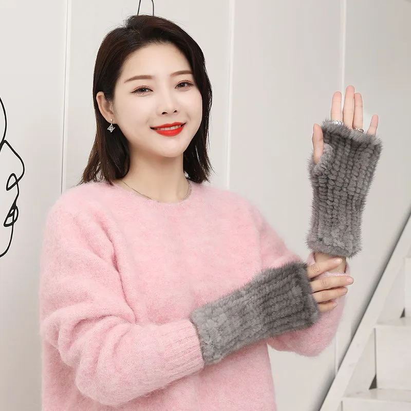 Women's Double-Sided Real Mink Fur Gloves Mid-Length Warmth Handwear with Knitted Half-Finger Sleeve Covers for Autumn Winter
Women's Double-Sided Real Mink Fur Gloves Mid-Length Warmth Handwear with Knitted Half-Finger Sleeve Covers for Autumn Winter
