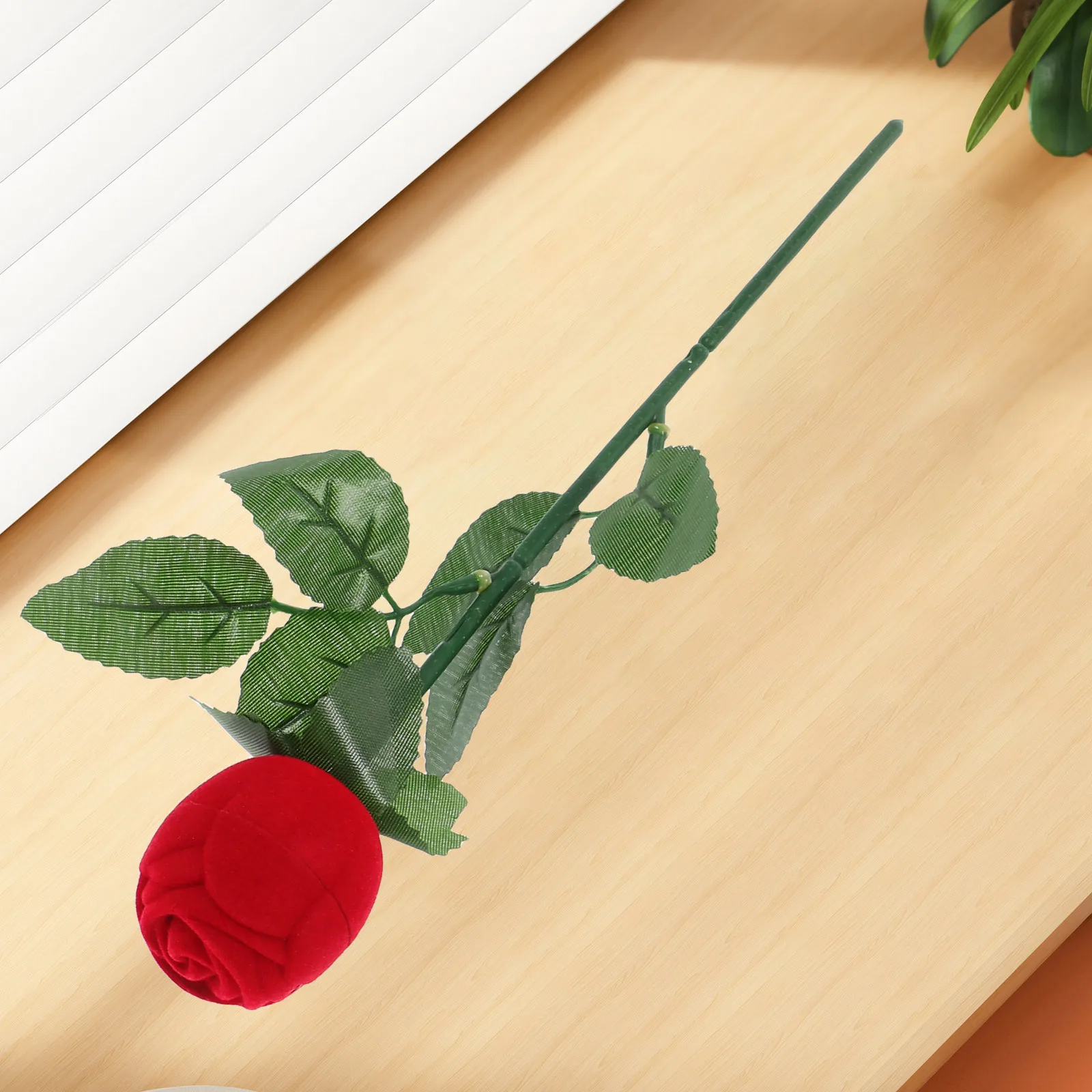 2pcs Rose Shape Ring Box Lifelike Red Flower Jewelry Storage Case For Wedding Proposal Anniversary Valentine Decor Ring
2pcs Rose Shape Ring Box Lifelike Red Flower Jewelry Storage Case For Wedding Proposal Anniversary Valentine Decor Ring