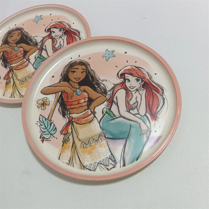 Оригинальный набор меламиновых тарелок Disney Ariel & Moana 2025 — поднос для фруктовых закусок «Симпатичная принцесса-русалка», небьющееся декоративное блюдо
Оригинальный набор меламиновых тарелок Disney Ariel & Moana 2025 — поднос для фруктовых закусок «Симпатичная принцесса-русалка», небьющееся декоративное блюдо