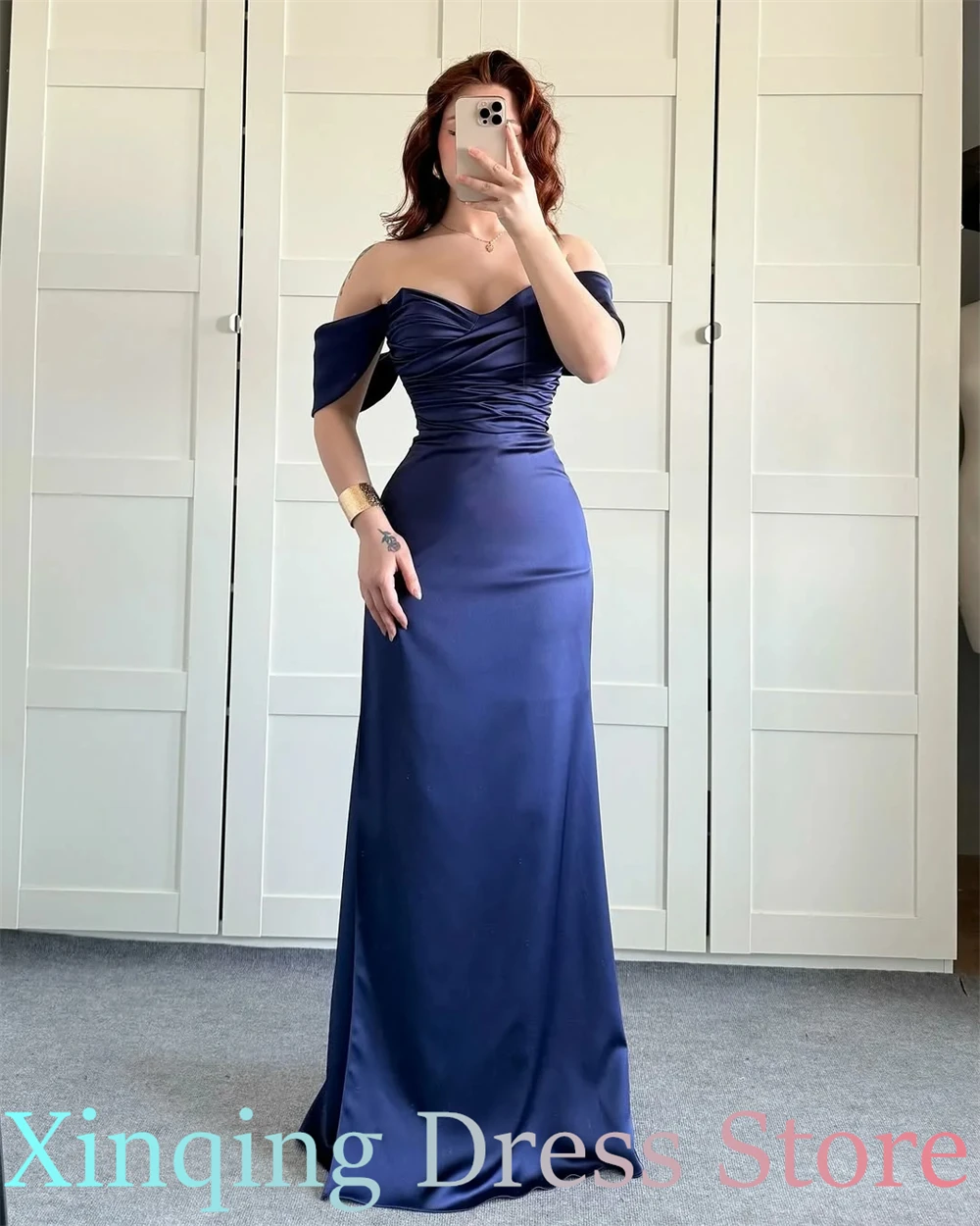 Customized Exquisite Dark Blue Satin Evening Gown Elegant Lace Up Back Off the Shoulder Prom Dress Simple Sleeveless P
Customized Exquisite Dark Blue Satin Evening Gown Elegant Lace Up Back Off the Shoulder Prom Dress Simple Sleeveless P