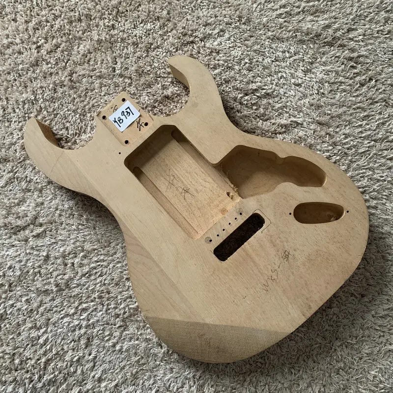 Unfinished Solid Basswood ST Style Electric Guitar Body Single Roll Tremolo Style No Paints DIY Replacement YB937
Unfinished Solid Basswood ST Style Electric Guitar Body Single Roll Tremolo Style No Paints DIY Replacement YB937