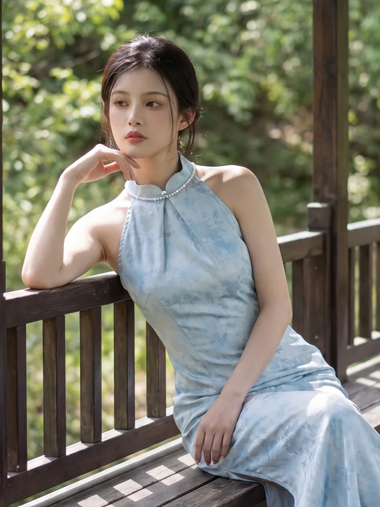 Blue Hanging Neck Print Summer Long Cheongsam for Women 2026 Summer New Style Sleeveless Young Girl Qipao Dress
Blue Hanging Neck Print Summer Long Cheongsam for Women 2026 Summer New Style Sleeveless Young Girl Qipao Dress