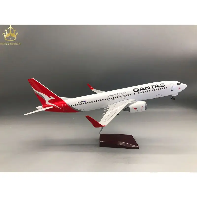 Модель самолета 737 Australian Airlines, 47 см, со светом и колесами, статическая модель с имитацией деталей.
Модель самолета 737 Australian Airlines, 47 см, со светом и колесами, статическая модель с имитацией деталей.