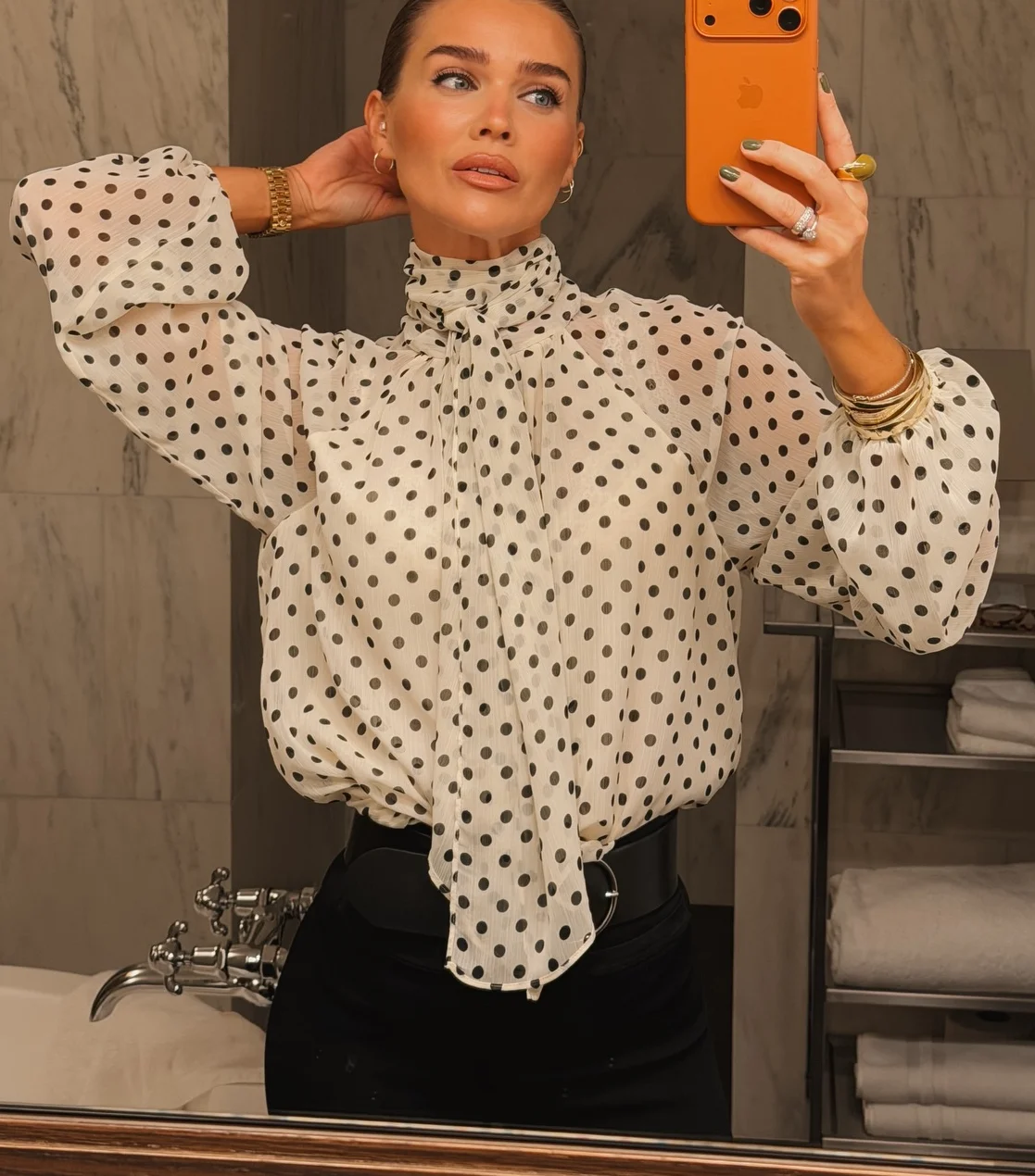 Polka Dot Bow Shirt Women Casual Long Lantern Retro Sleeve Pleated Loose Blouse Lady Spring Commute Office Outwear
Polka Dot Bow Shirt Women Casual Long Lantern Retro Sleeve Pleated Loose Blouse Lady Spring Commute Office Outwear