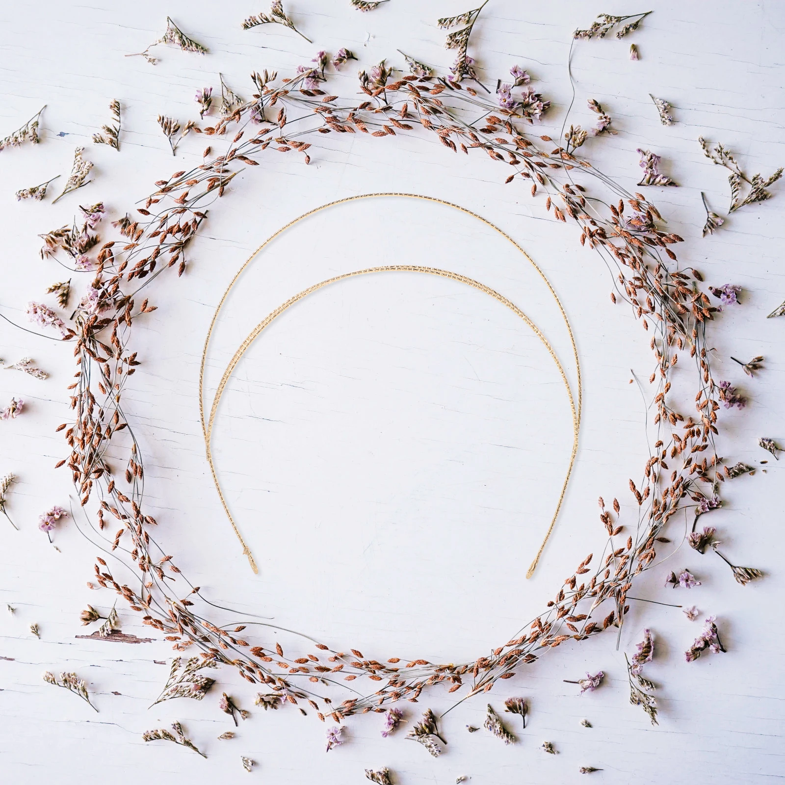 Stylish Headband Ornament Lightweight Party Hair Decor Retro Cosplay Crown Headpiece for Women Girls 
Stylish Headband Ornament Lightweight Party Hair Decor Retro Cosplay Crown Headpiece for Women Girls