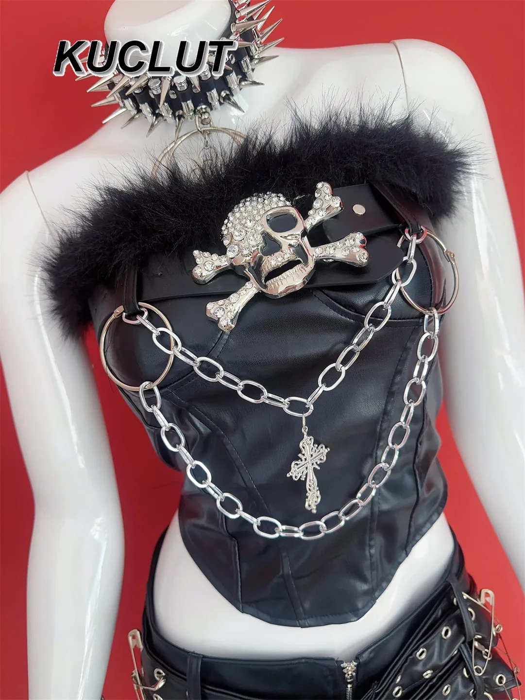 Women's Tops Summer European and American Y2K Hot Girl Rock Punk Rhinestone Skull Chain Cross PU Leather Vest Tube Top
Women's Tops Summer European and American Y2K Hot Girl Rock Punk Rhinestone Skull Chain Cross PU Leather Vest Tube Top