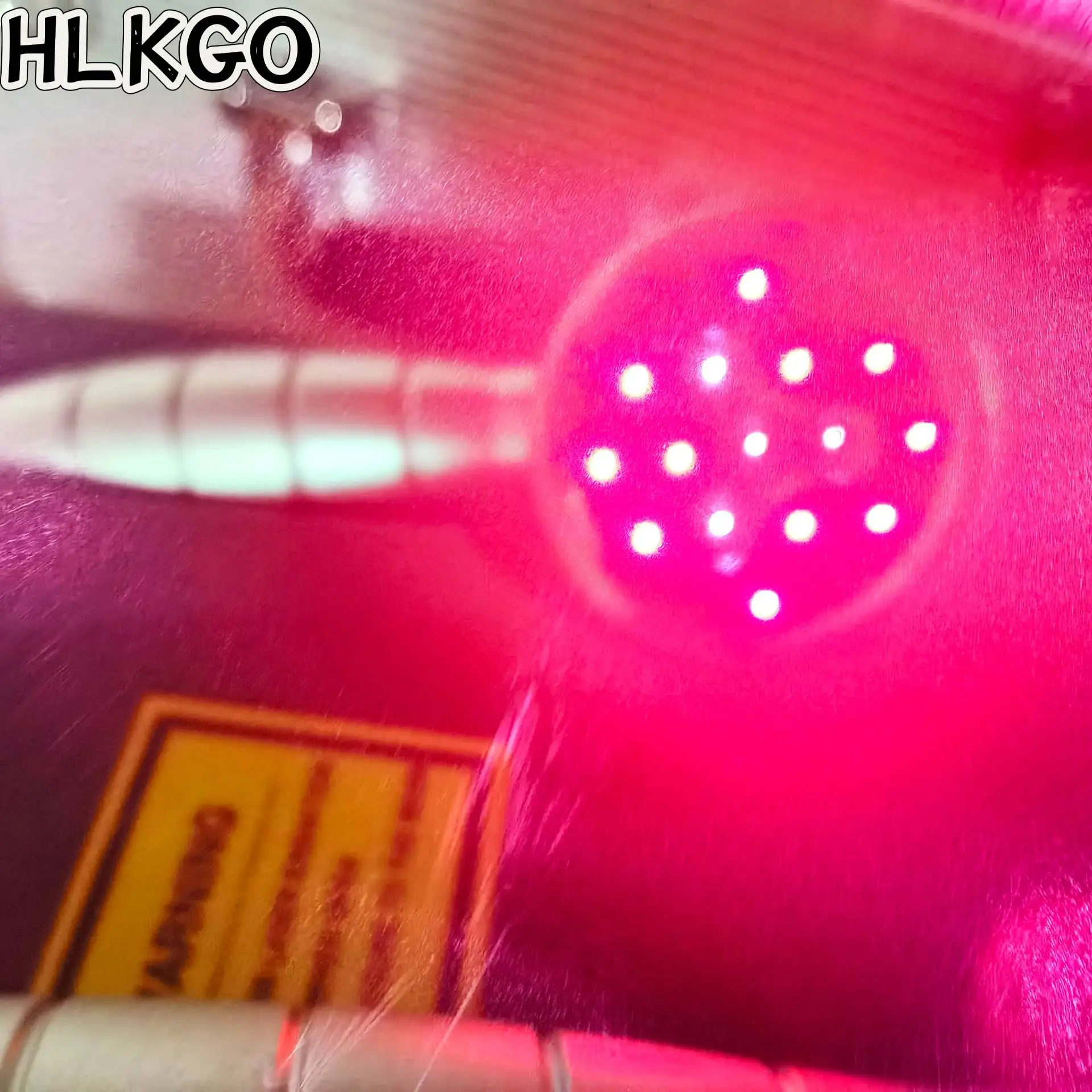Лазерный терапевтический аппарат HLKGO 1055 мВт, класс 3B - 11x650 нм красный и 6x808 нм инфракрасный для эффективного снятия боли и заживления
Лазерный терапевтический аппарат HLKGO 1055 мВт, класс 3B - 11x650 нм красный и 6x808 нм инфракрасный для эффективного снятия боли и заживления