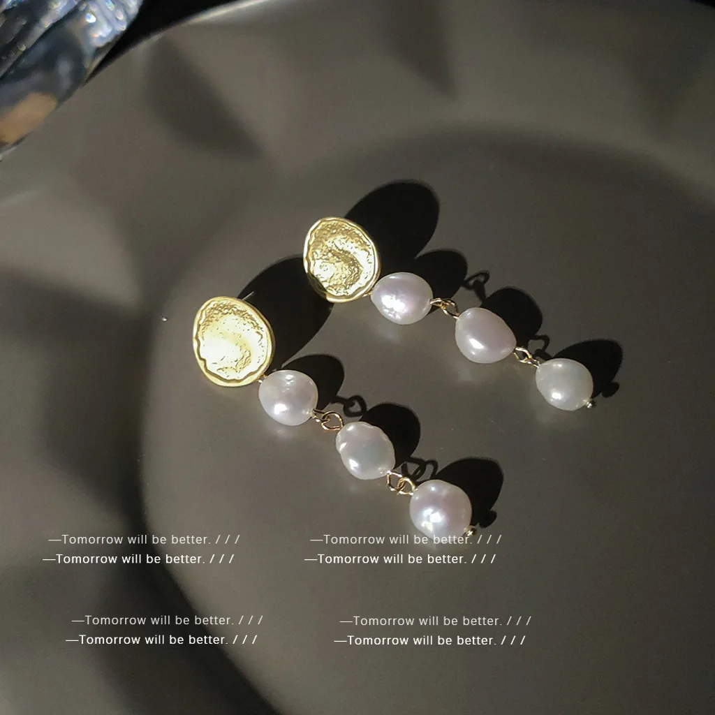 New creative Natural Fresh Water pearl baroque accessories high quality waterproof pearl earrings
New creative Natural Fresh Water pearl baroque accessories high quality waterproof pearl earrings
