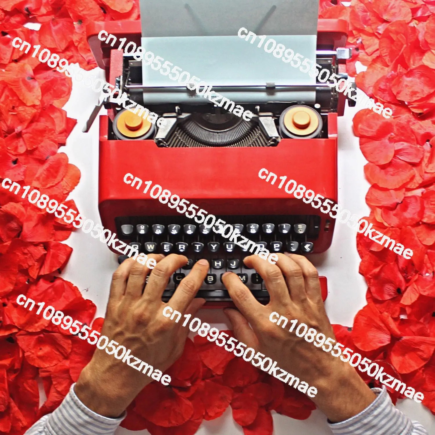 Портативная пишущая машинка Olivetti Valentine Red Retro Механическая антикварная
Портативная пишущая машинка Olivetti Valentine Red Retro Механическая антикварная