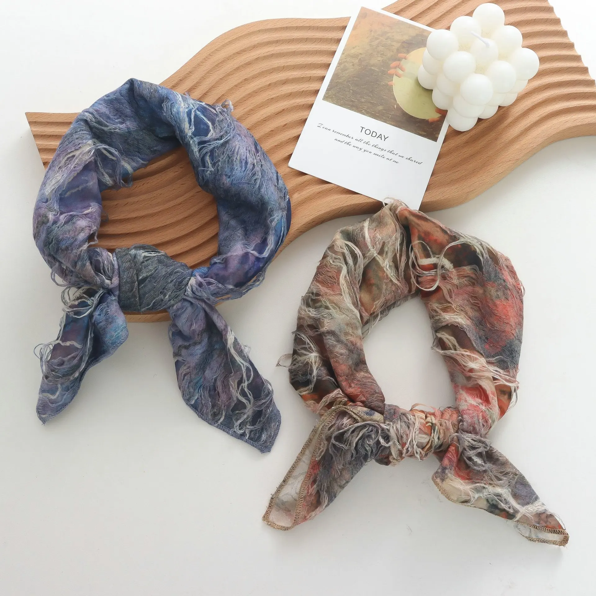 Персонализированная повязка на голову в стиле ретро с отверстиями, женская новинка 2025, Millennium Y2g, стиль для горячих девушек, универсальное украшение, маленькое квадратное полотенце
Персонализированная повязка на голову в стиле ретро с отверстиями, женская новинка 2025, Millennium Y2g, стиль для горячих девушек, универсальное украшение, маленькое квадратное полотенце