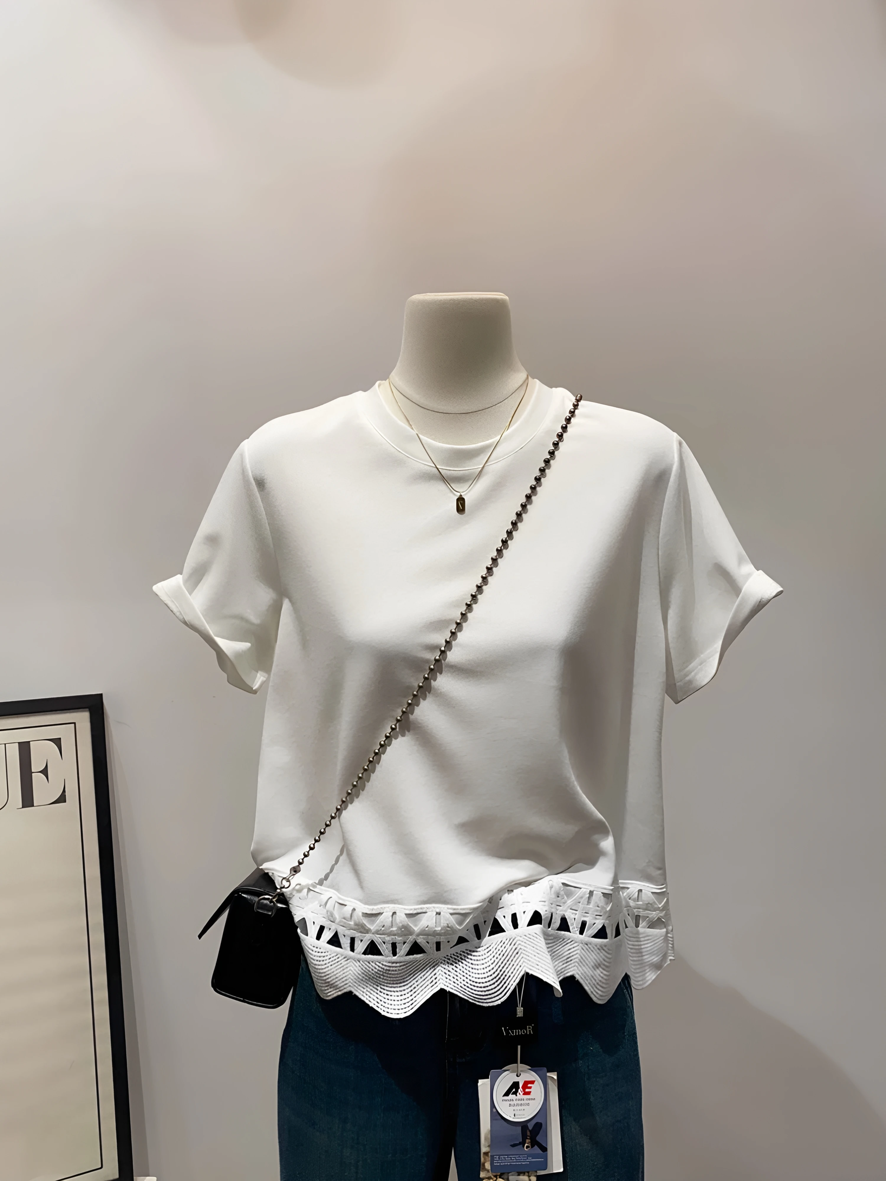 White Cotton 95% Lace Casual Short Sleeve T-Shirt Women's Loose Fit Summer New Style plus Size Splicing T-Shirt
White Cotton 95% Lace Casual Short Sleeve T-Shirt Women's Loose Fit Summer New Style plus Size Splicing T-Shirt
