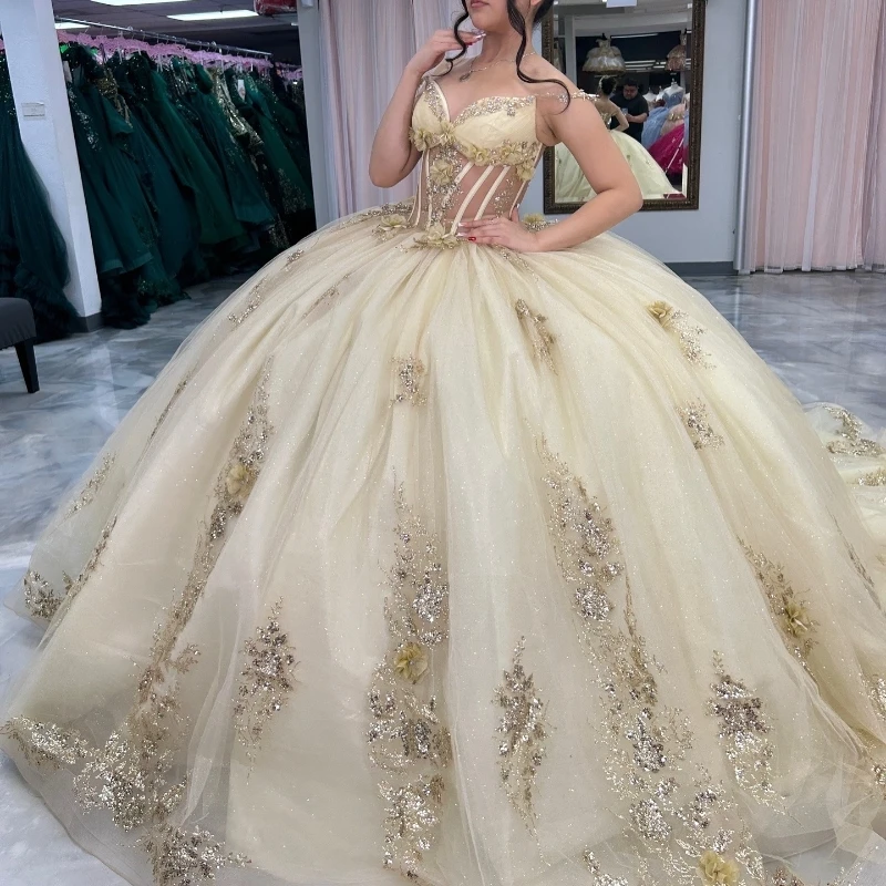 Champagne Shiny Quinceanera Dresses Ball Gown Off Shoulder Appliques Flower Beads Tull Corset Sweet 16 Dress Vestidos 15 de anos
Champagne Shiny Quinceanera Dresses Ball Gown Off Shoulder Appliques Flower Beads Tull Corset Sweet 16 Dress Vestidos 15 de anos