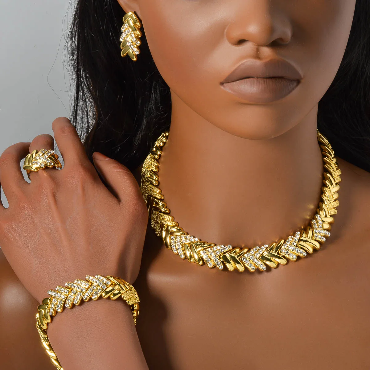 A Set Women's Copper Jewelry Set Middle Eastern Style Wheat Ears Herringbone Geometry Shiny Retro Copper Necklace Four Piece Set
A Set Women's Copper Jewelry Set Middle Eastern Style Wheat Ears Herringbone Geometry Shiny Retro Copper Necklace Four Piece Set