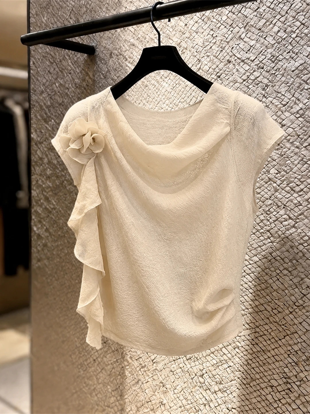 Elegant Lace Trim Top Slimming Women's Summer Shirt 3D Flower Design Korean Style Commute Straight Tube Silk Fashion
Elegant Lace Trim Top Slimming Women's Summer Shirt 3D Flower Design Korean Style Commute Straight Tube Silk Fashion