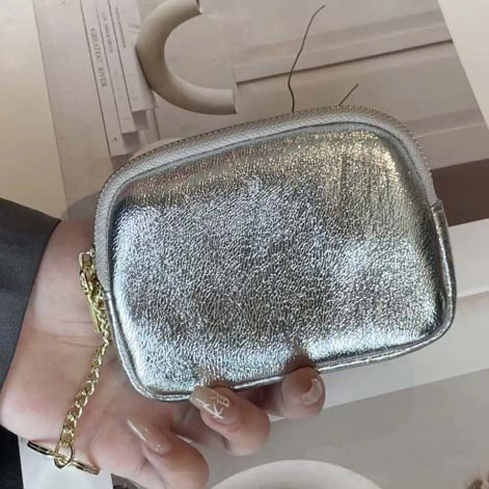 Простой серебристый кошелек из натуральной кожи, однотонный мини-кошелек на молнии для монет, наушников, компактный кошелек в Корейском стиле, для улицы
Простой серебристый кошелек из натуральной кожи, однотонный мини-кошелек на молнии для монет, наушников, компактный кошелек в Корейском стиле, для улицы