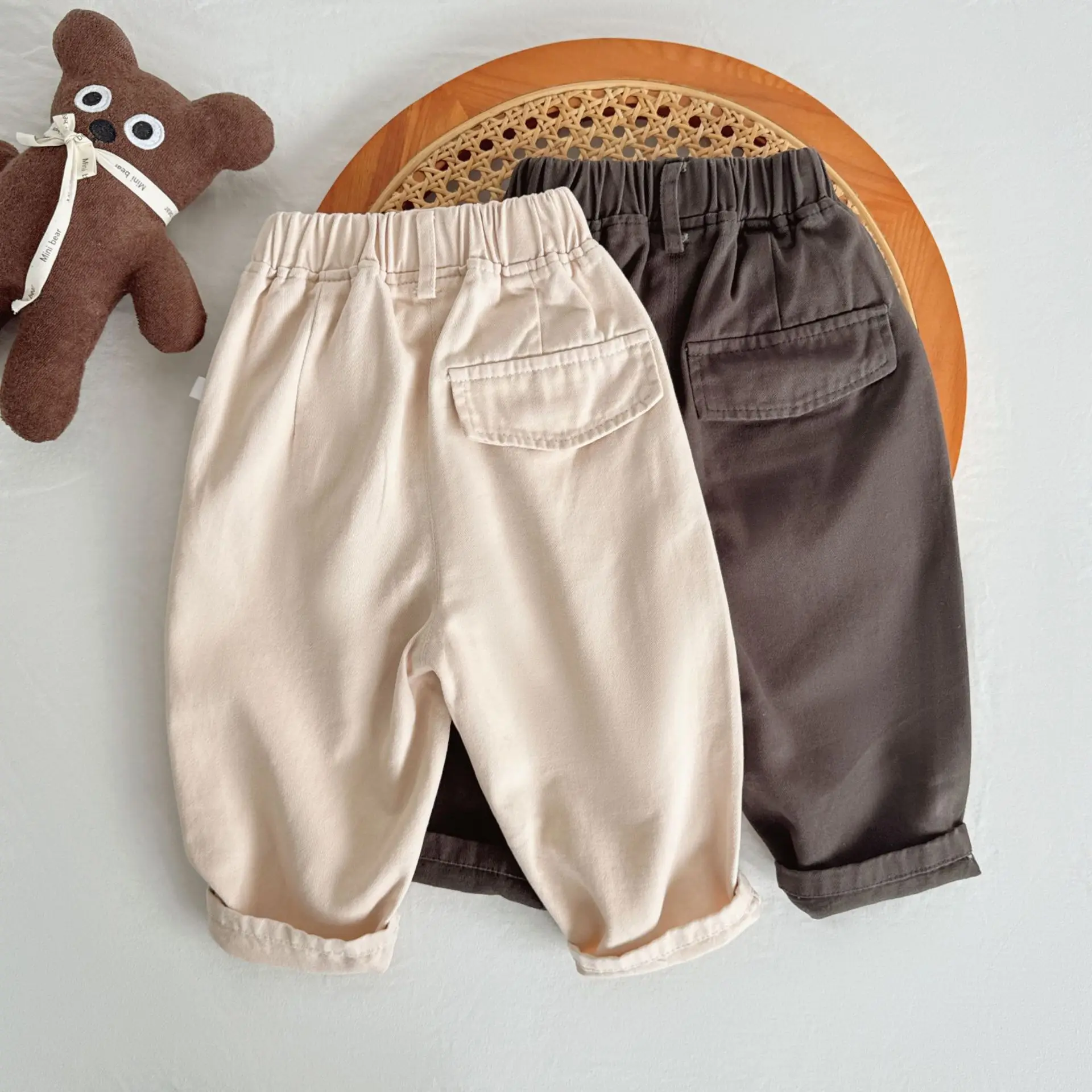 Новинка 2026, детские брюки, осенне-весенние повседневные хлопковые парусиновые брюки, модные детские брюки для мальчиков и девочек
Новинка 2026, детские брюки, осенне-весенние повседневные хлопковые парусиновые брюки, модные детские брюки для мальчиков и девочек