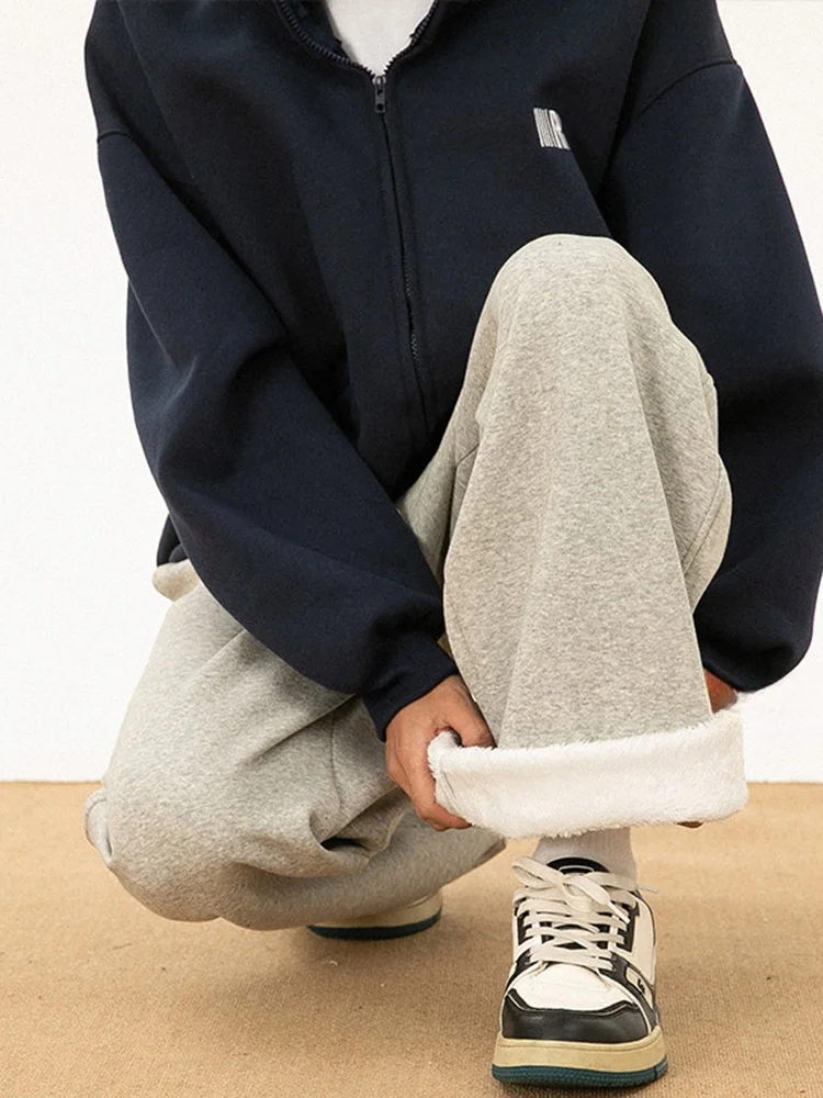 Мужские зимние спортивные брюки Cleanfit Fce Lined Thi с прямыми штанинами, свободного кроя, повседневные длинные брюки, модные, стильные, брендовые
Мужские зимние спортивные брюки Cleanfit Fce Lined Thi с прямыми штанинами, свободного кроя, повседневные длинные брюки, модные, стильные, брендовые