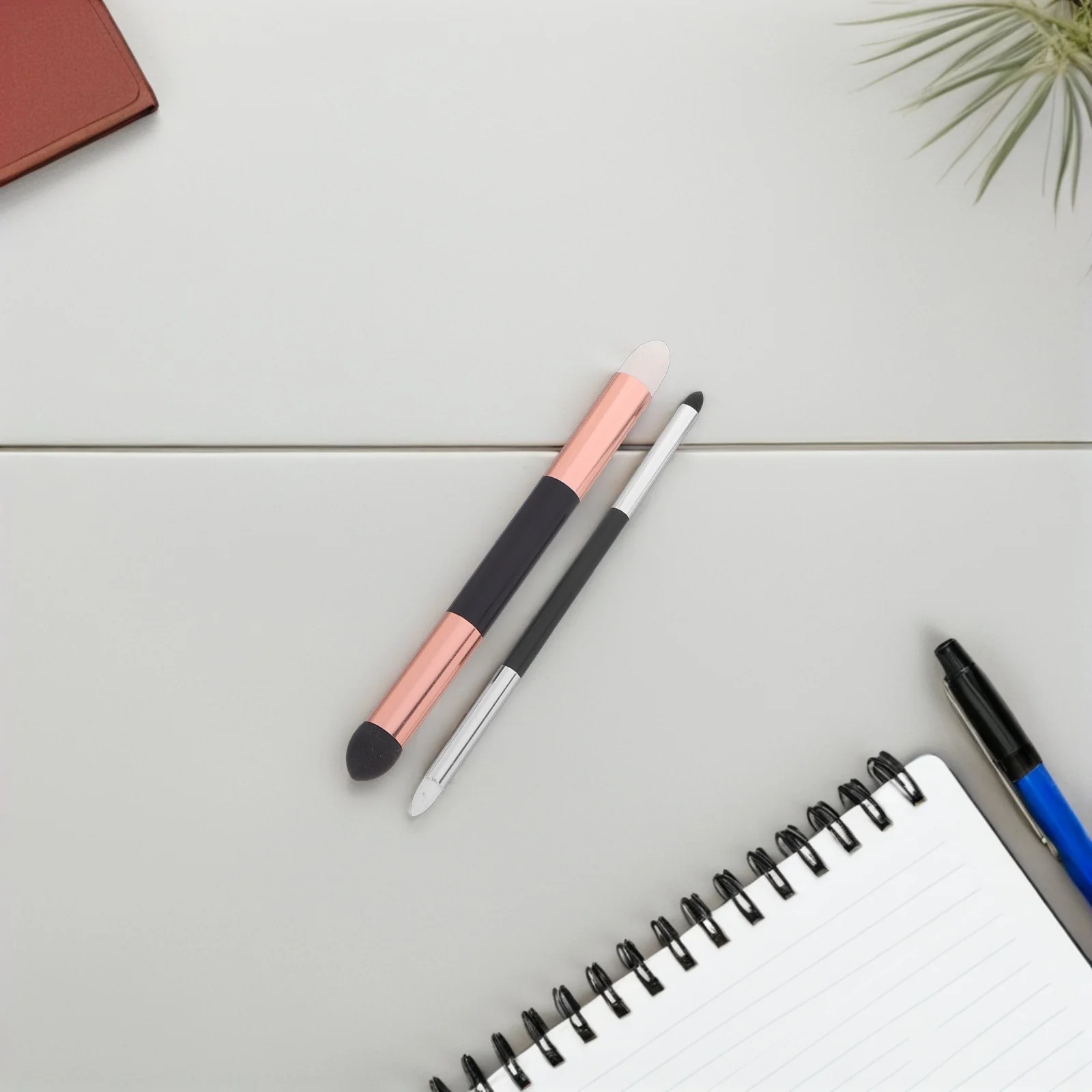 2Pcs Double-Ended Sponge Pen Washable Artist Drawing Tools for Sketching Shading Highlighting Correction Blending 
2Pcs Double-Ended Sponge Pen Washable Artist Drawing Tools for Sketching Shading Highlighting Correction Blending