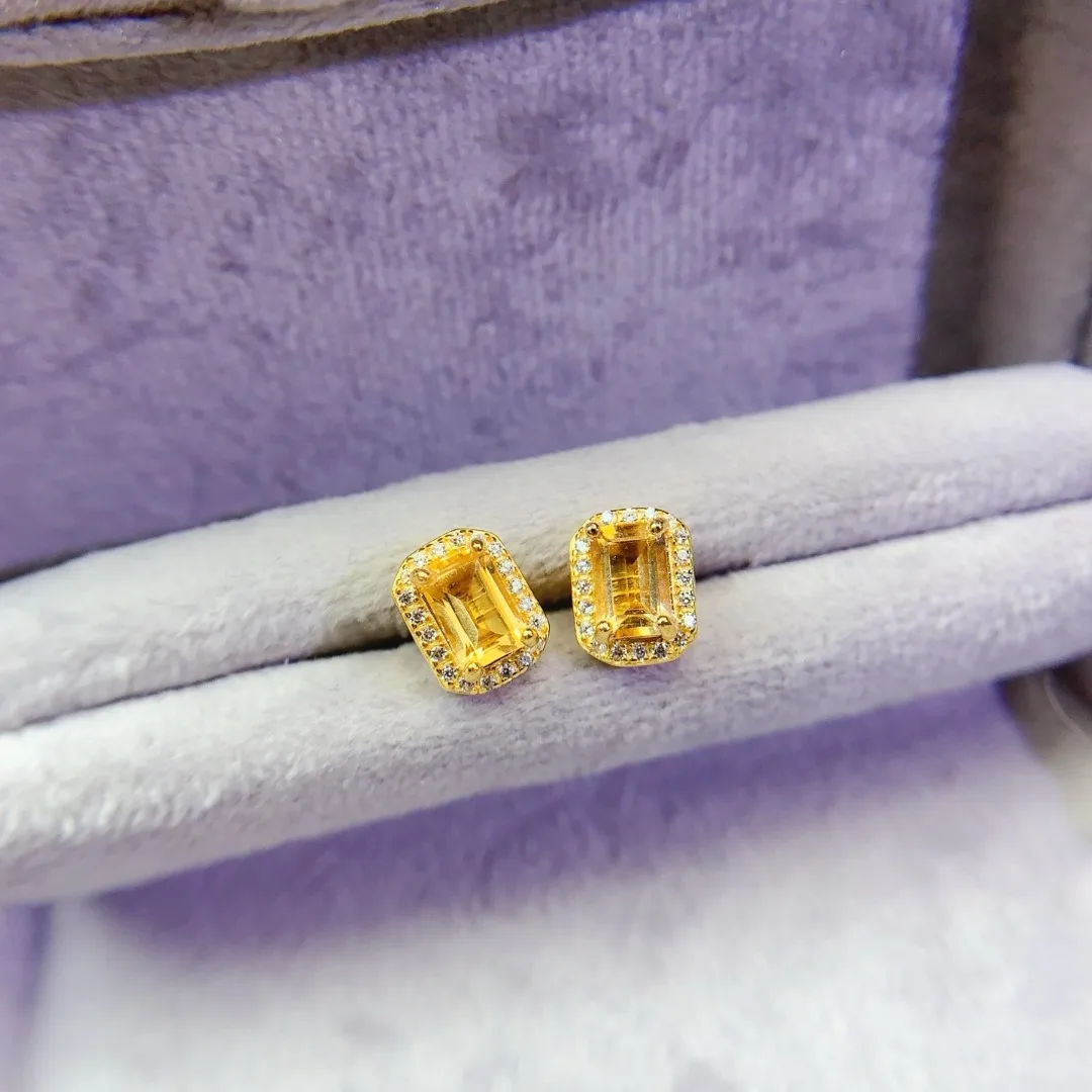 Elegant Natural Crystal Earrings S925 Pure Silver High Grade Fashion Jewelry Shining Gemstone Delicate Daily Accessories
Elegant Natural Crystal Earrings S925 Pure Silver High Grade Fashion Jewelry Shining Gemstone Delicate Daily Accessories