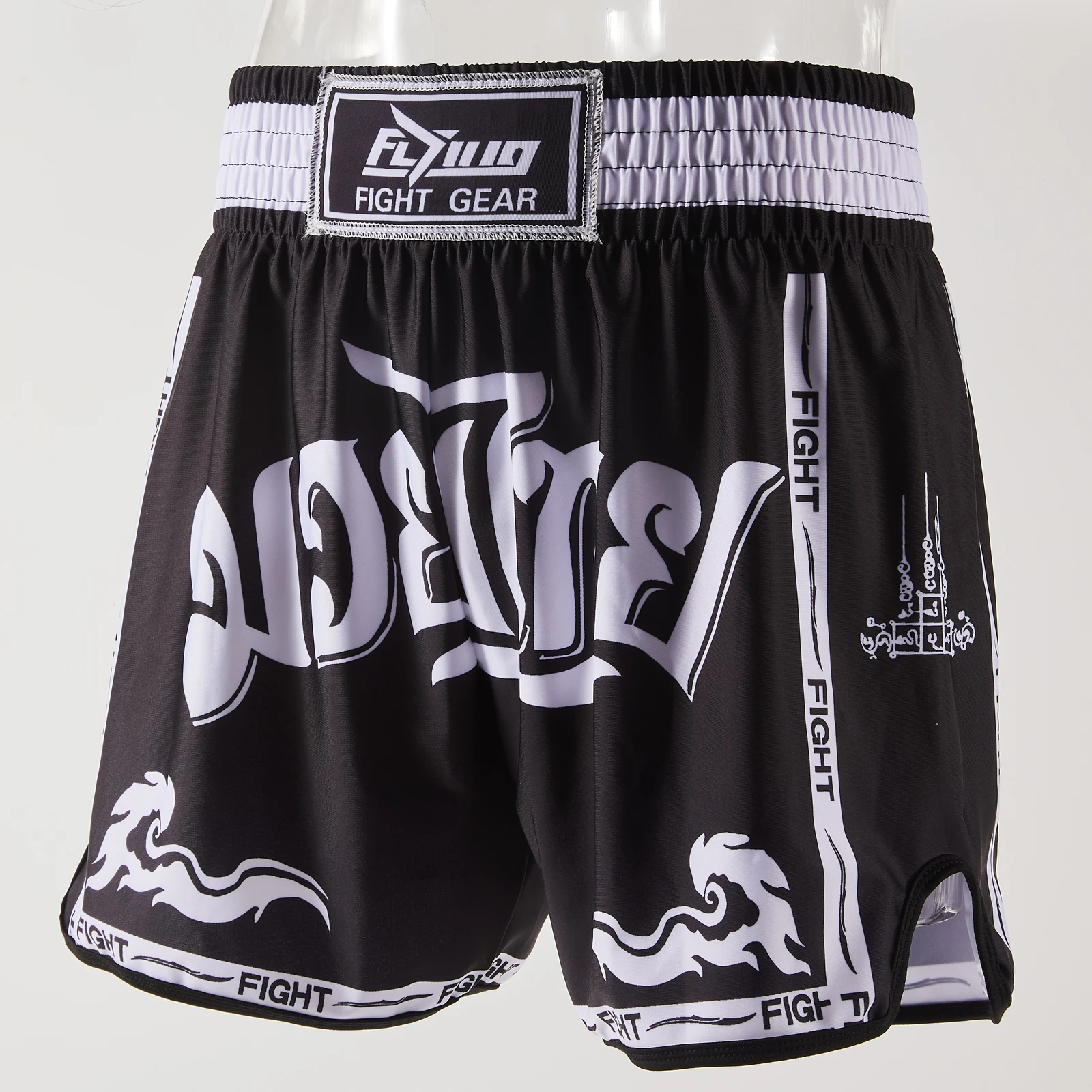 Thai boxing shorts, suitable for taekwondo fighting MMA Sanda fighting sports training.
Thai boxing shorts, suitable for taekwondo fighting MMA Sanda fighting sports training.