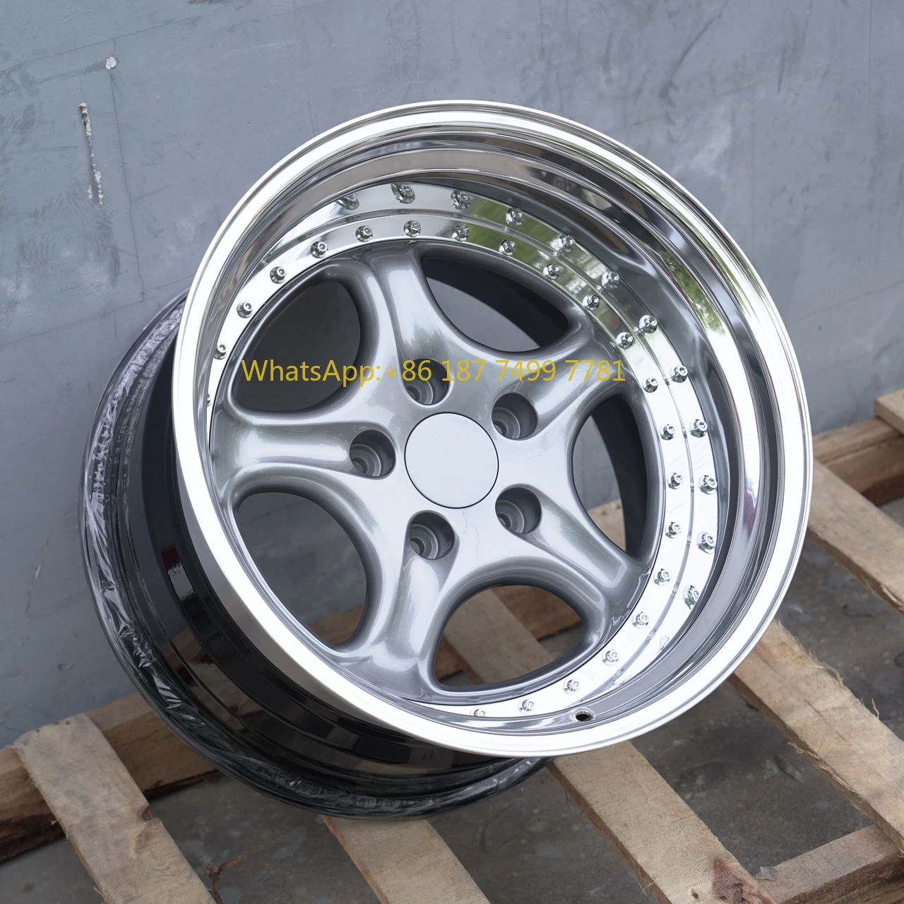 Высококачественные автомобильные легкосплавные колеса 17, 18, 22, 23, 24-дюймовые колеса из трех частей, диски из сплава на заказ
Высококачественные автомобильные легкосплавные колеса 17, 18, 22, 23, 24-дюймовые колеса из трех частей, диски из сплава на заказ