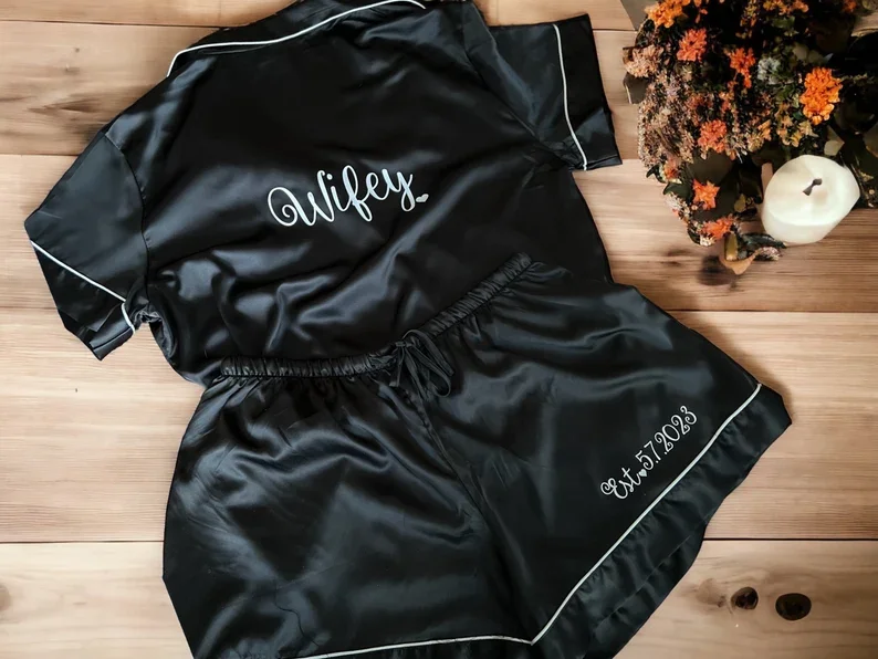 Customized Bride Pajamas Wifey Matching Pyjama Personalised Matching Pajama Bachelorette Wedding Party Proposal Gift
Customized Bride Pajamas Wifey Matching Pyjama Personalised Matching Pajama Bachelorette Wedding Party Proposal Gift