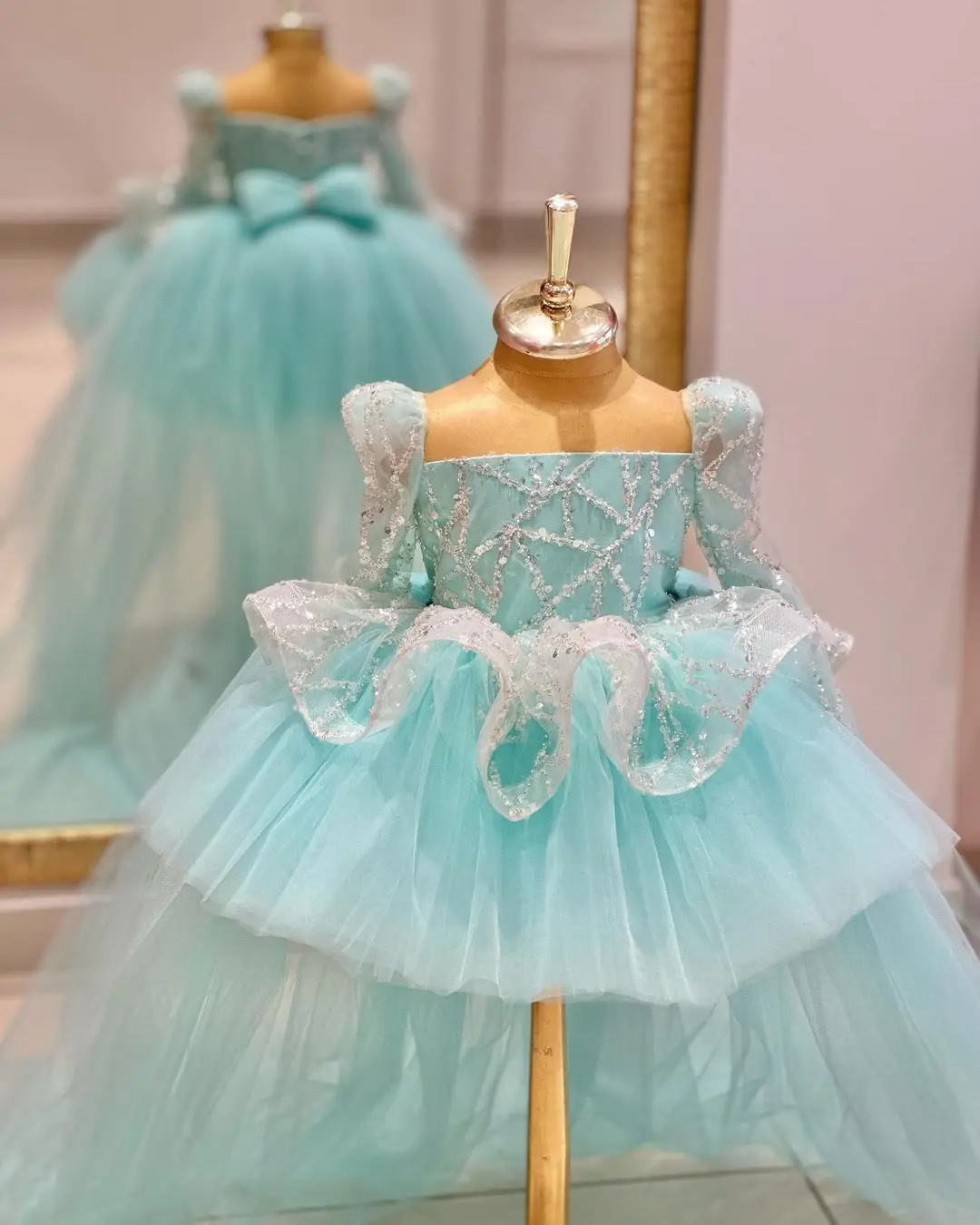 Baby Girl Dress Long Sleeve Sheer Neck Sequined Glittery Princess Birthday Party Gown with Detachable Tail
Baby Girl Dress Long Sleeve Sheer Neck Sequined Glittery Princess Birthday Party Gown with Detachable Tail