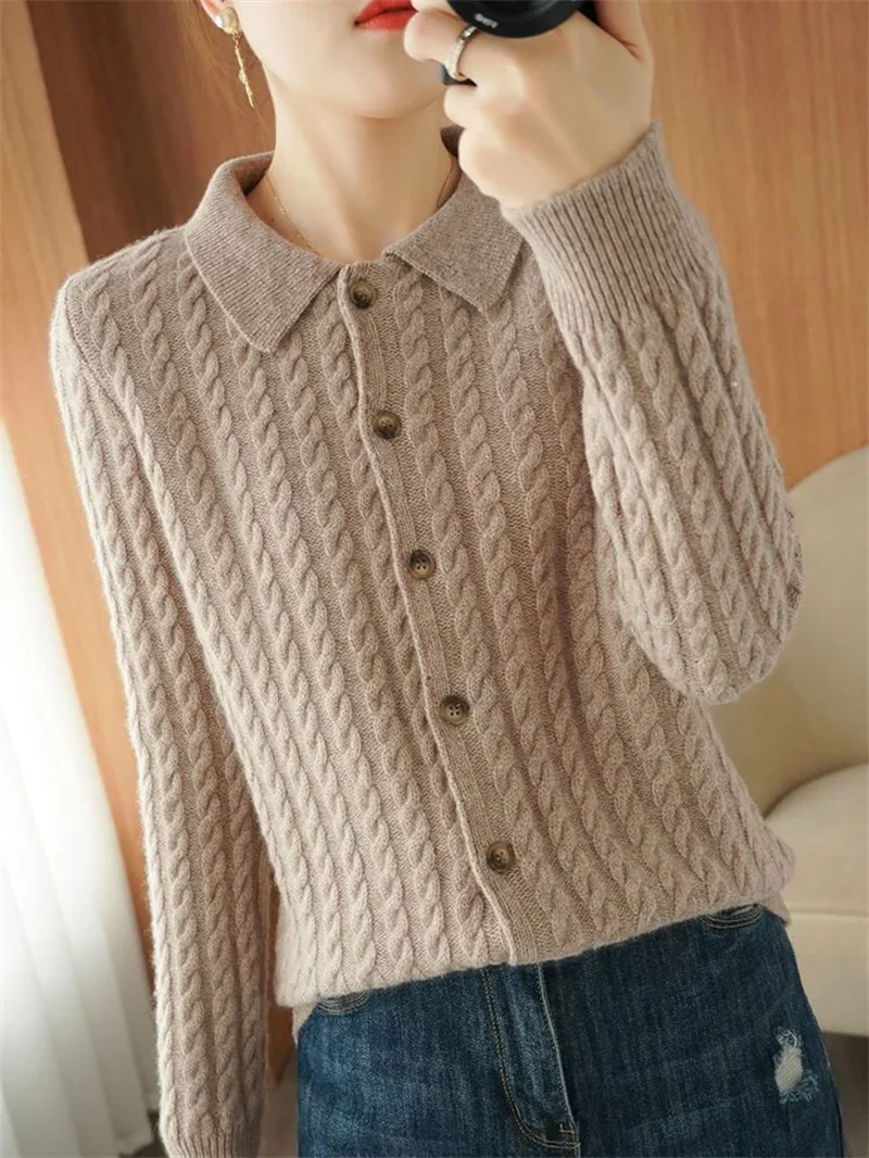 Fashion Minimalist Jacket 2025 Long Sleeved New Knitted Autumn And Winter Cardigan Niche Loose Fitting Sweater For Women Blazer
Fashion Minimalist Jacket 2025 Long Sleeved New Knitted Autumn And Winter Cardigan Niche Loose Fitting Sweater For Women Blazer