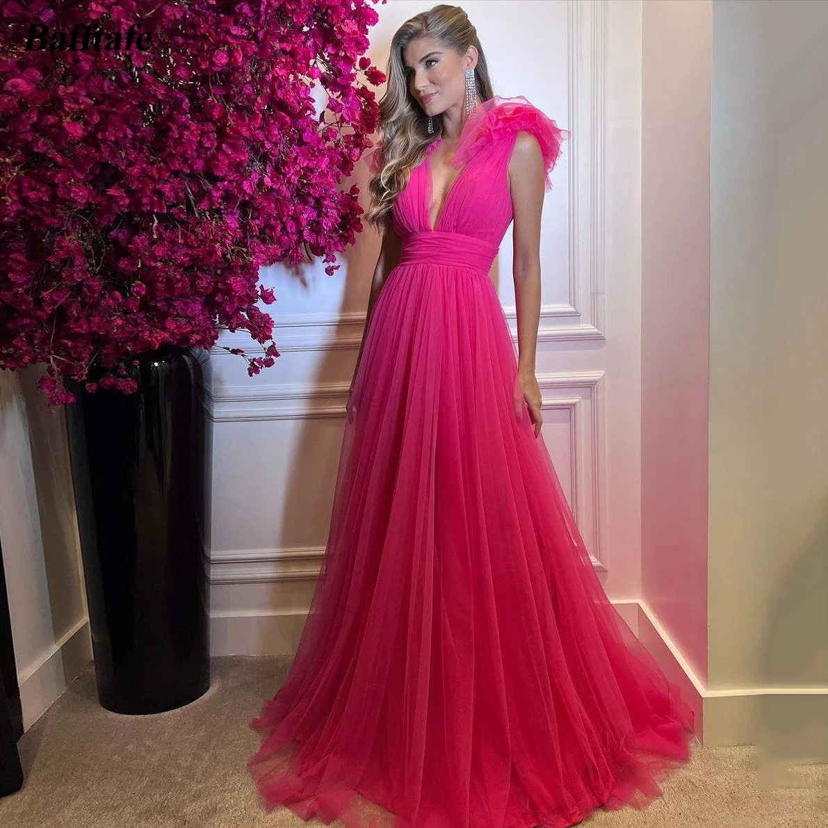 A Line Tulle Long Women Prom Gowns V-Neck Backless Formal Party Dress Ruffles Pleat Special Occasion Evening Dress Customized
A Line Tulle Long Women Prom Gowns V-Neck Backless Formal Party Dress Ruffles Pleat Special Occasion Evening Dress Customized
