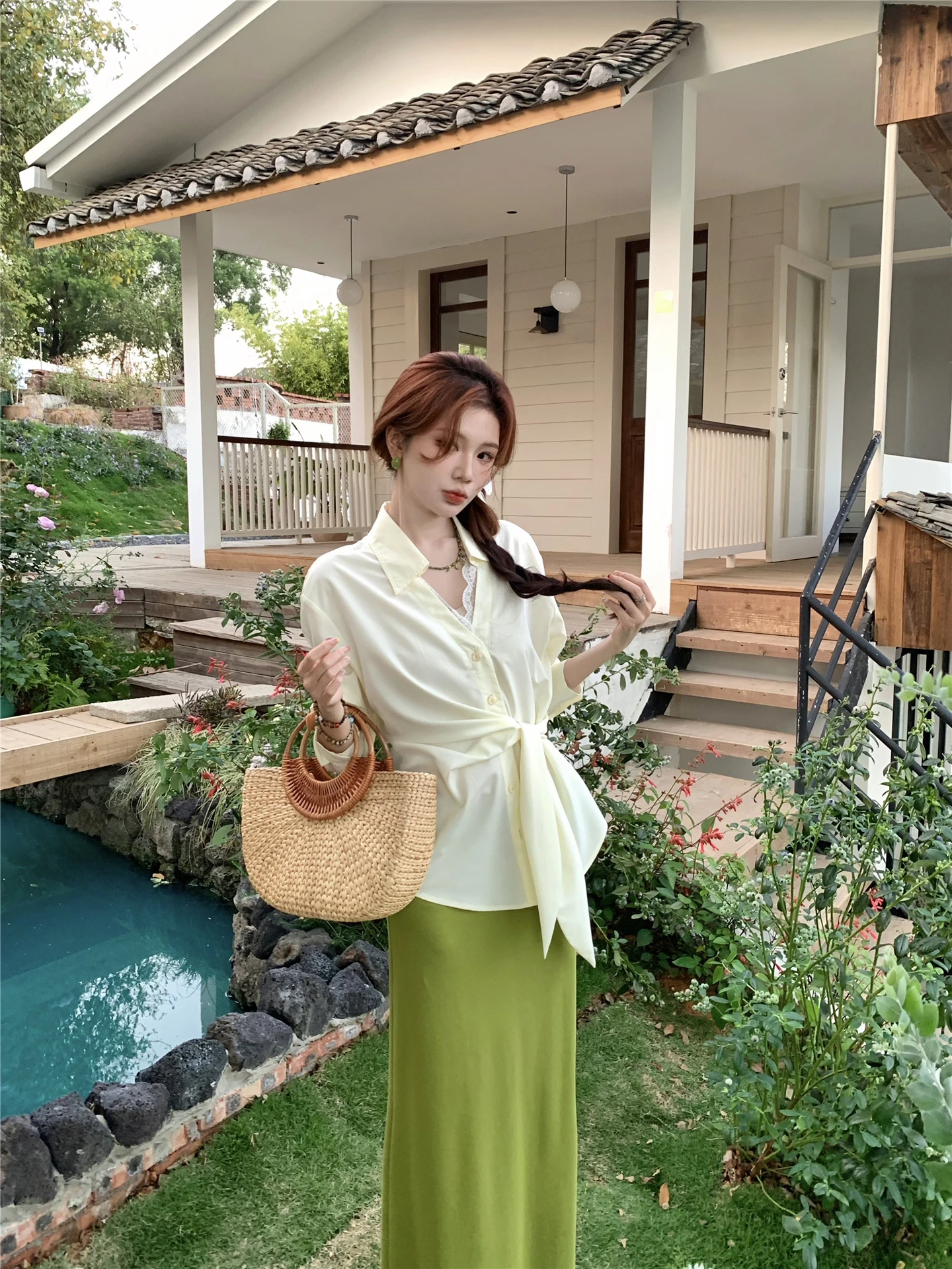 Elegant V-neck Cheese Shirt Women's Slim Fit Cross Waist Design Spring Summer Fashion Sense Long Sleeve Casual Top
Elegant V-neck Cheese Shirt Women's Slim Fit Cross Waist Design Spring Summer Fashion Sense Long Sleeve Casual Top