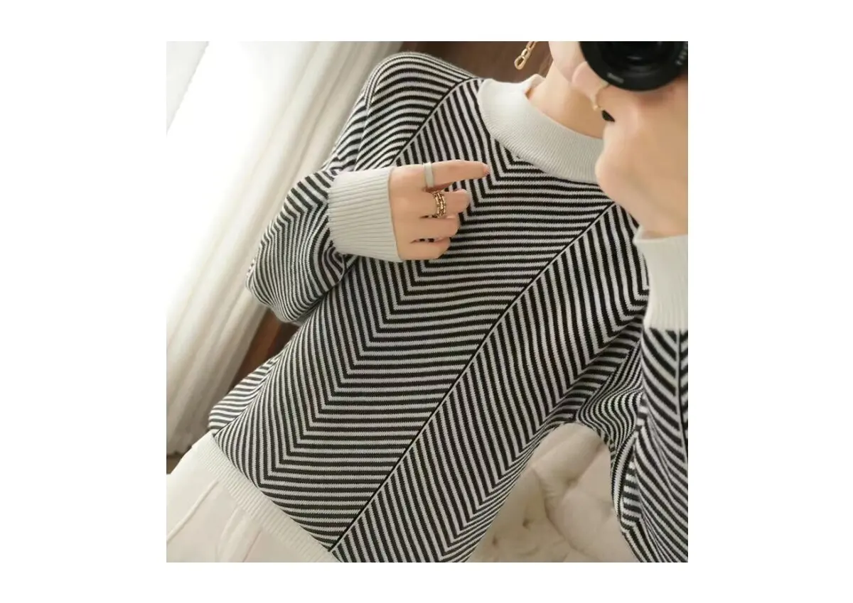 Fashion women's clothing new striped geometric knitting sweater knitted long-sleeved semi-turtleneck pullover jacket in autumn a
Fashion women's clothing new striped geometric knitting sweater knitted long-sleeved semi-turtleneck pullover jacket in autumn a