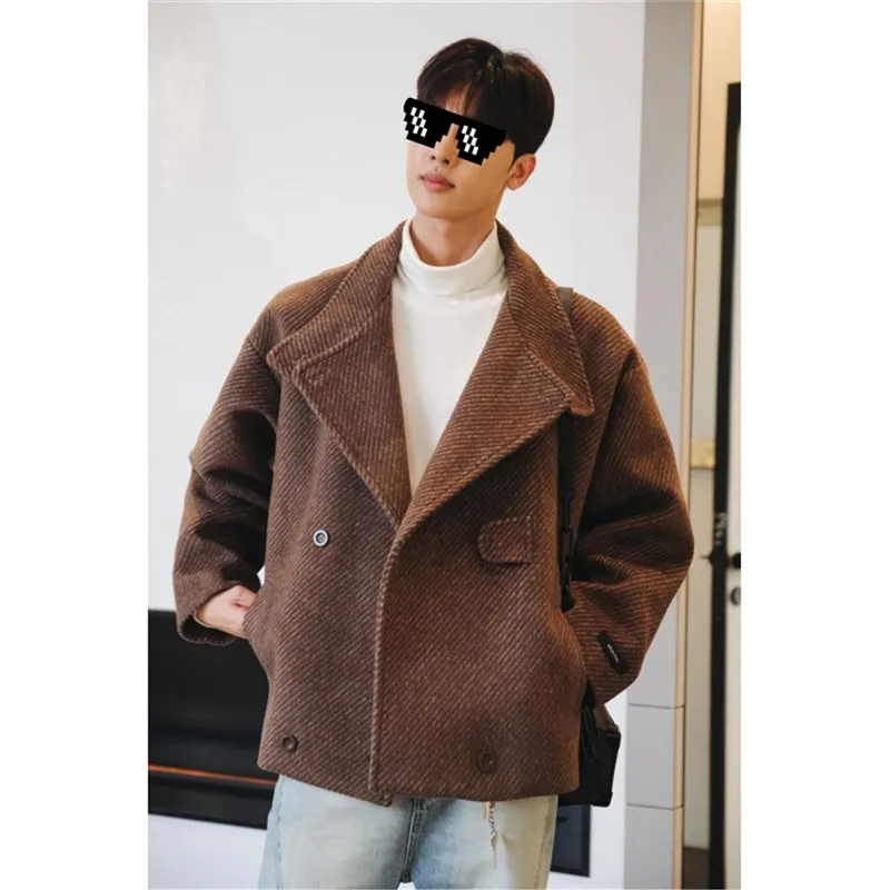 Повседневное мужское шерстяное пальто, осеннее модное брендовое пальто Haome, свободный крой, универсальный верх, верхняя одежда с отложным воротником, теплая зимняя куртка
Повседневное мужское шерстяное пальто, осеннее модное брендовое пальто Haome, свободный крой, универсальный верх, верхняя одежда с отложным воротником, теплая зимняя куртка