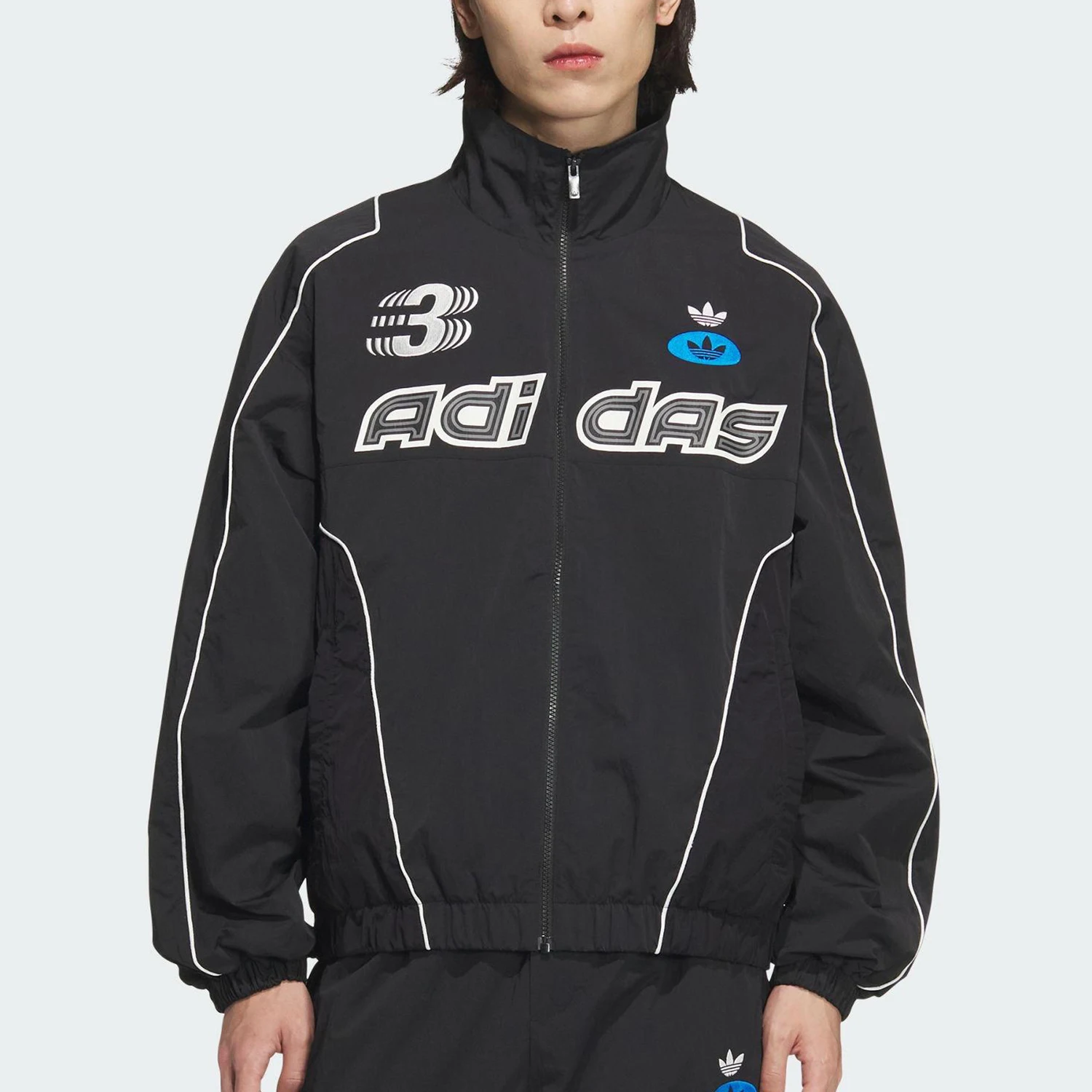 Официальная аутентичная мужская свободная спортивная куртка Adidas с воротником-стойкой в три полоски JM8033
Официальная аутентичная мужская свободная спортивная куртка Adidas с воротником-стойкой в три полоски JM8033