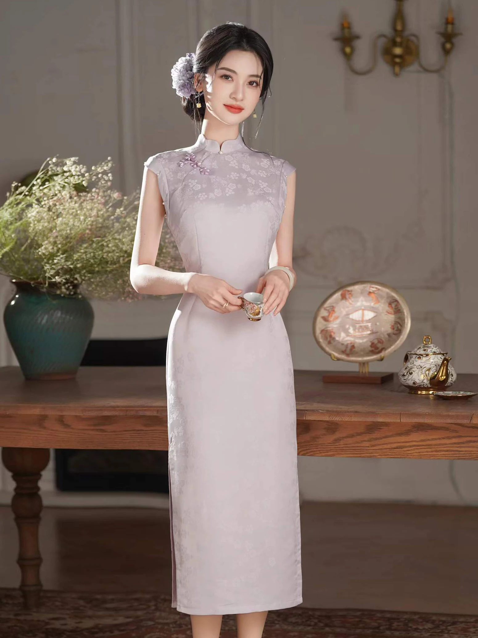 Elegant Purple Sleeveless Qipao Midi Dress Simple Style Wedding Engagement Party Dress for Women Breathable Lightweight
Elegant Purple Sleeveless Qipao Midi Dress Simple Style Wedding Engagement Party Dress for Women Breathable Lightweight