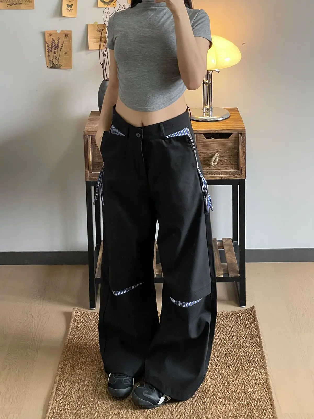 Unique Design Ripped Patchwork Stripe Belted Casual Pants Women Spring Vintage High-End Feelings Suit Pants Wide Leg Trousers
Unique Design Ripped Patchwork Stripe Belted Casual Pants Women Spring Vintage High-End Feelings Suit Pants Wide Leg Trousers