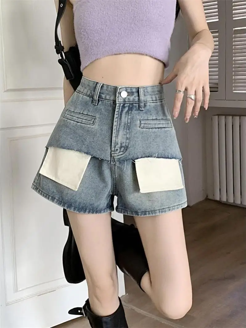 High Waist Straight Leg Denim Jeans Women Summer 2026 New Style Color Block Pocket Design Loose Fit A-Line Hot Pants
High Waist Straight Leg Denim Jeans Women Summer 2026 New Style Color Block Pocket Design Loose Fit A-Line Hot Pants