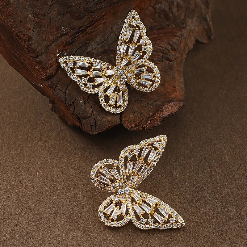 Fashionable, sweet and super fairy fragrance, flashing zircon butterfly earrings, niche light luxury and high-end earrings
Fashionable, sweet and super fairy fragrance, flashing zircon butterfly earrings, niche light luxury and high-end earrings