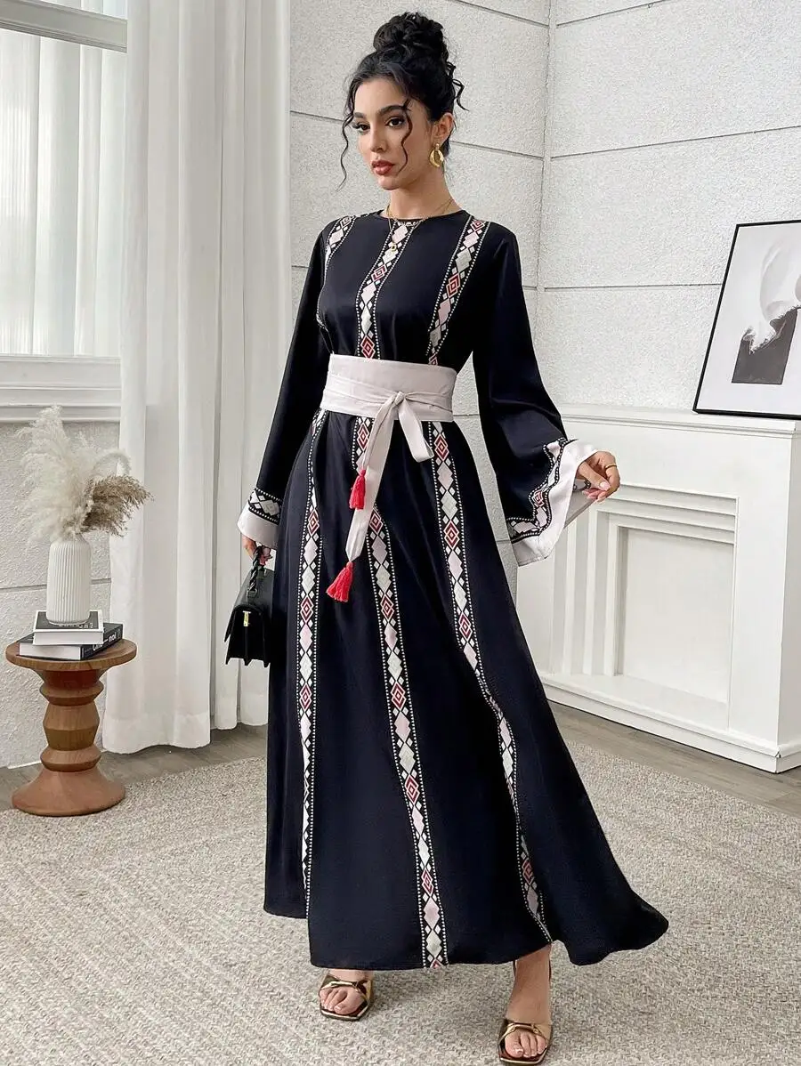 Womens Embroidered Patchwork Long Sleeve Crew Neck Maxi Dress With Sash Belt
Womens Embroidered Patchwork Long Sleeve Crew Neck Maxi Dress With Sash Belt