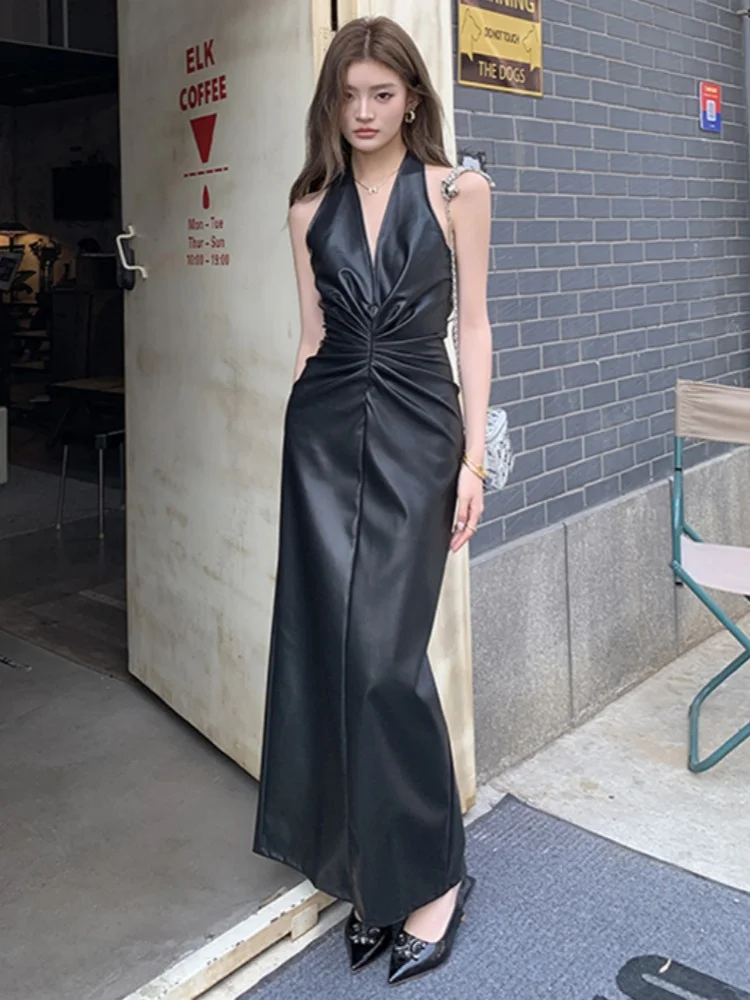 SMTHMA 2025 New Spring/Summer Hanging Neck Fashionable Deep V Dress Women's Leather High Grade Fold Sexy Backless Long Dress
SMTHMA 2025 New Spring/Summer Hanging Neck Fashionable Deep V Dress Women's Leather High Grade Fold Sexy Backless Long Dress