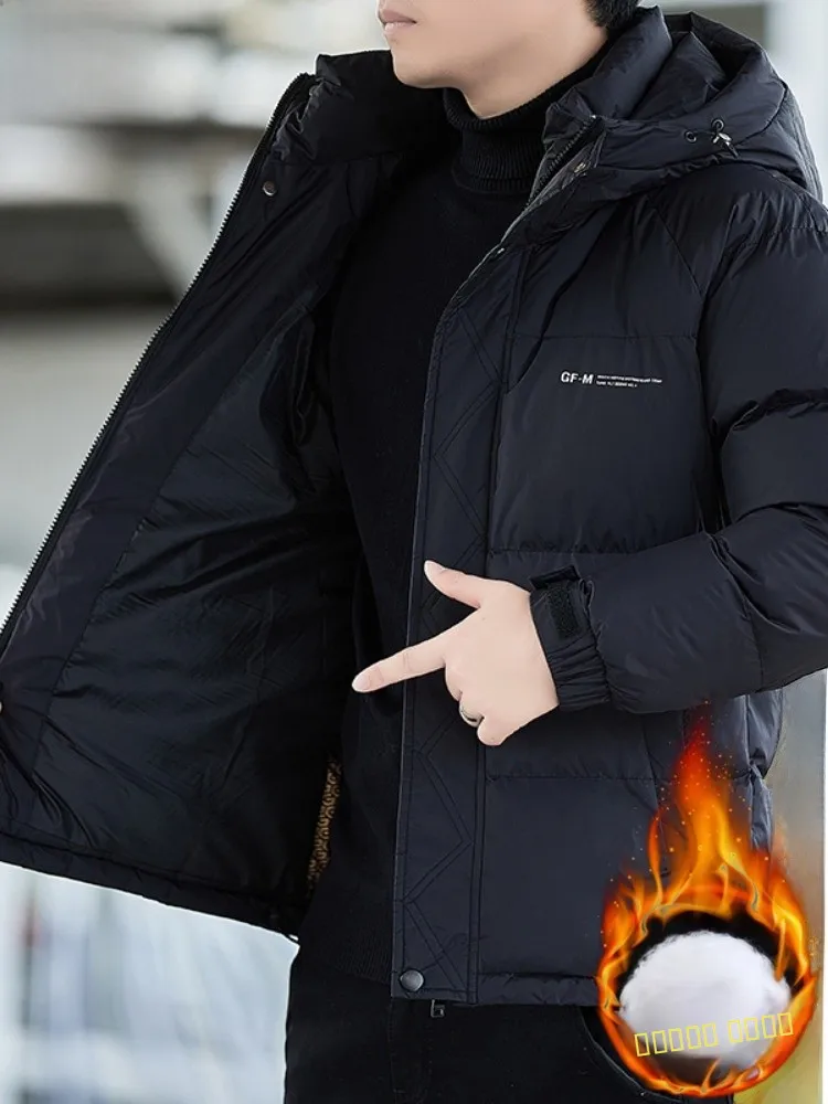 Paul 2025 Winter Thiened down Cotton Jaet Men's Hooded Versatile Warmth Bread Coat Faionable Urban Loose Fit Long Sve
Paul 2025 Winter Thiened down Cotton Jaet Men's Hooded Versatile Warmth Bread Coat Faionable Urban Loose Fit Long Sve