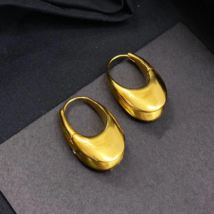 Новый модельер бренда латунные позолоченные серьги женские европейские роскошные ювелирные изделия высшего качества
Новый модельер бренда латунные позолоченные серьги женские европейские роскошные ювелирные изделия высшего качества