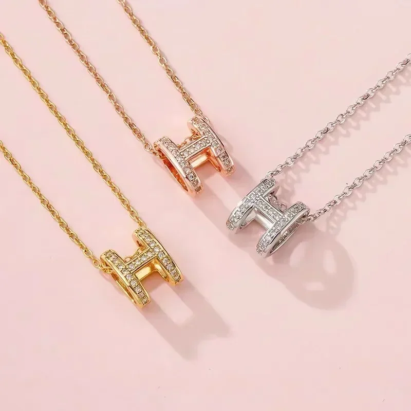 Jewelry network red letter H pendant necklace collarbone chain niche design sense collarbone chain female
Jewelry network red letter H pendant necklace collarbone chain niche design sense collarbone chain female