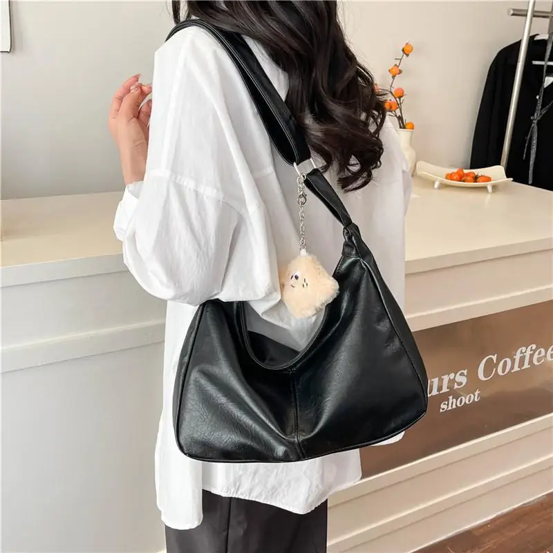 Hot Sale Retro PU Leather Shoulder Bag Ladies Large Capacity Underarm Bag Fashion Versatile Commuter Tote Bag For Women Gifts
Hot Sale Retro PU Leather Shoulder Bag Ladies Large Capacity Underarm Bag Fashion Versatile Commuter Tote Bag For Women Gifts