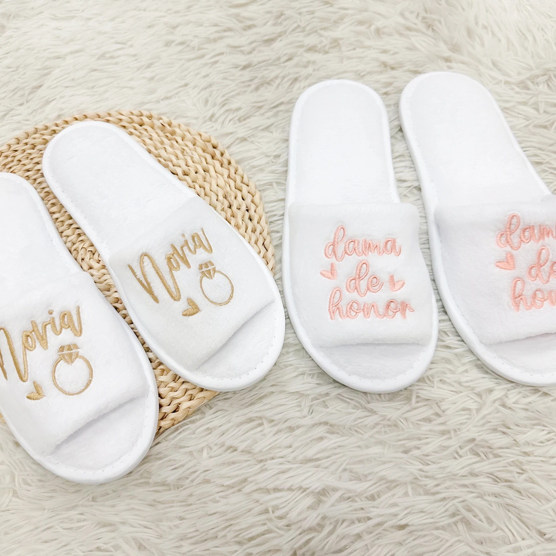 Spanish Letters "novia" & "dama de honor" Embroidery Cozy Slippers Home Indoor Flats For Bride & Bridesmaids, Wedding Party
Spanish Letters "novia" & "dama de honor" Embroidery Cozy Slippers Home Indoor Flats For Bride & Bridesmaids, Wedding Party