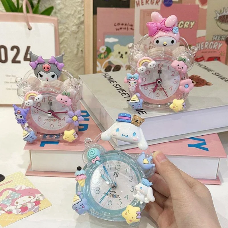 Sanrio будильник Hello Kitty Kuromi My Melody Cinnamoroll девушка милые аниме украшения Спальня прикроватный стол креативные часы подарок
Sanrio будильник Hello Kitty Kuromi My Melody Cinnamoroll девушка милые аниме украшения Спальня прикроватный стол креативные часы подарок