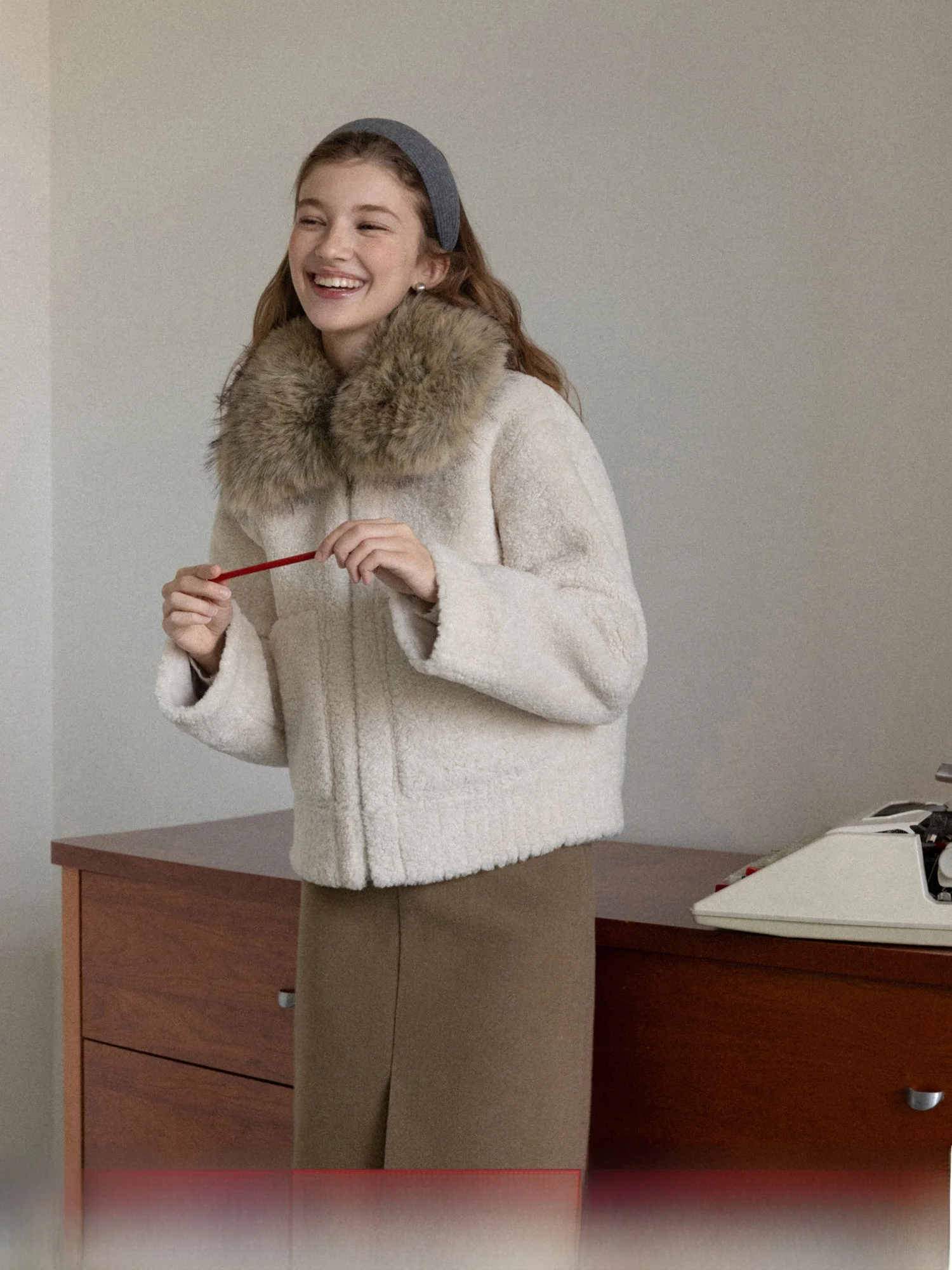 Thiened Long Sve ort Outerwear Women's Faionable Woolen Coat Collar Warm Casual Sle Winter Season Polyester Fiber
Thiened Long Sve ort Outerwear Women's Faionable Woolen Coat Collar Warm Casual Sle Winter Season Polyester Fiber