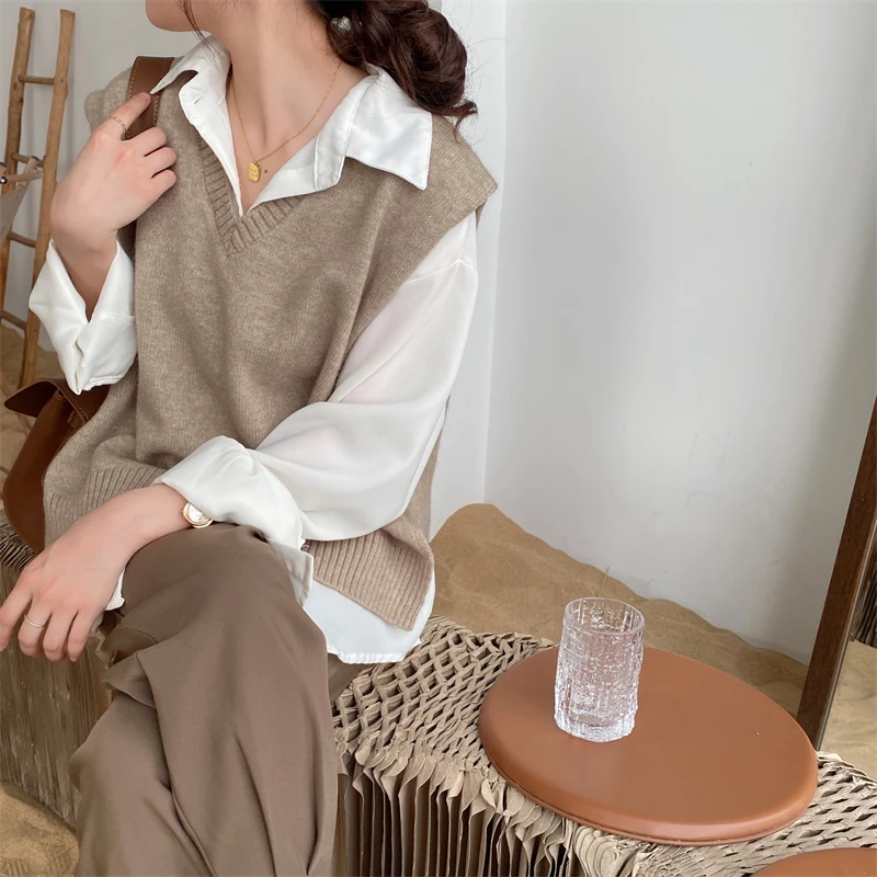 Вязаный жилет цвета хаки, женский свободный верх с v-образным вырезом в стиле ретро, осенний многослойный корейский удобный свитер
Вязаный жилет цвета хаки, женский свободный верх с v-образным вырезом в стиле ретро, осенний многослойный корейский удобный свитер